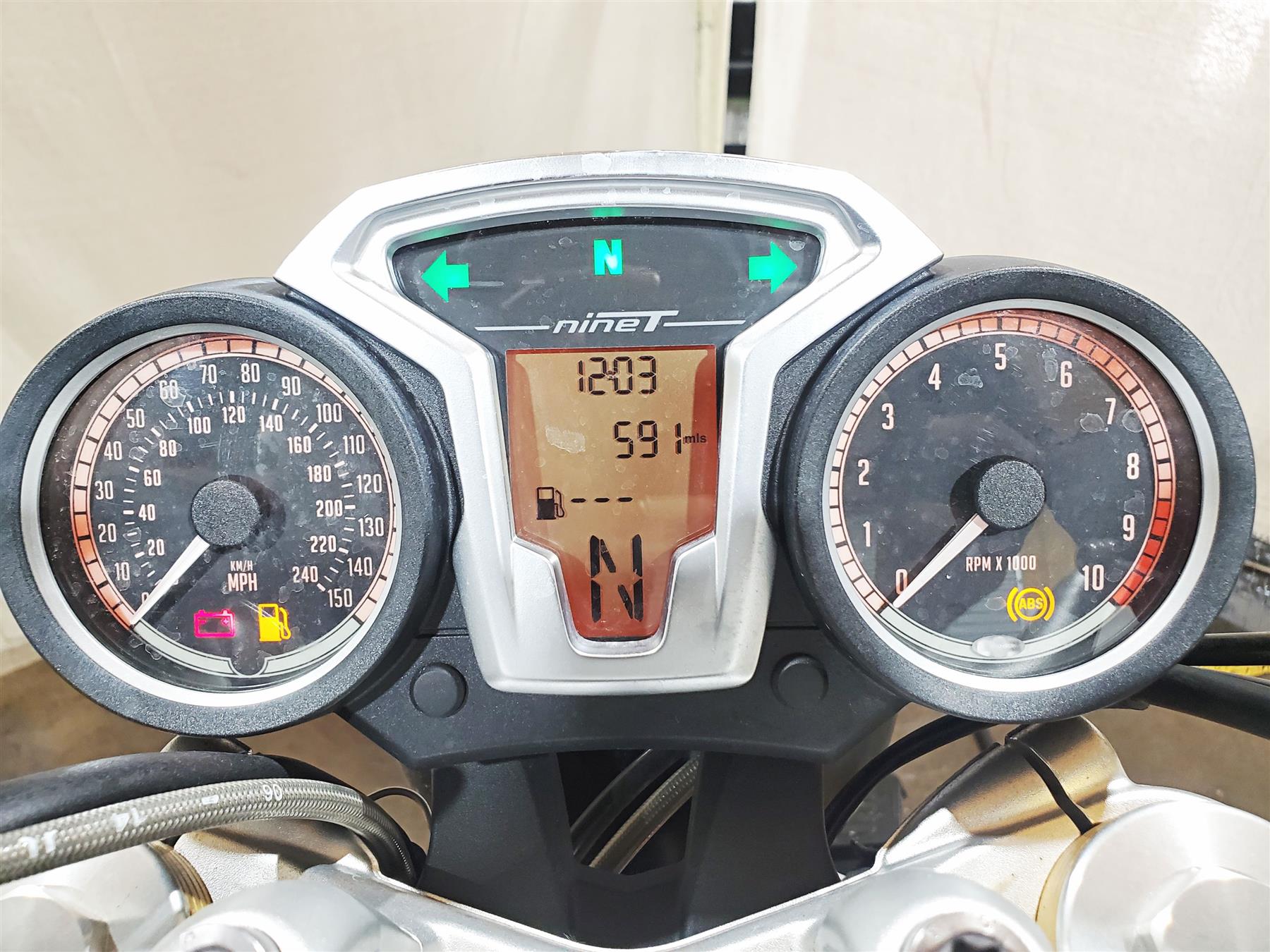 2015 BMW R nineT K21 Speedometer Gauges Instrument 591Miles 62118554832 {{ shop.shopifyCountryName }} - Mototech271