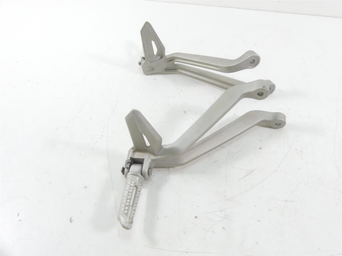 2019 Triumph Street Triple 765R Rear Passenger Footpeg Set T2081986 {{ shop.shopifyCountryName }} - Mototech271