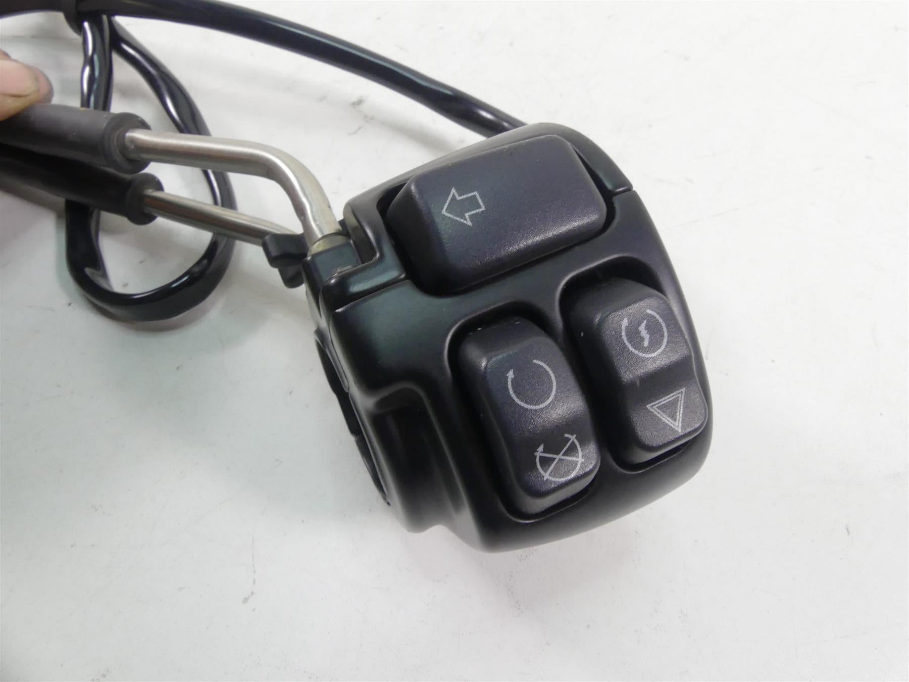 2019 Harley XL883 N Sportster Iron Right Hand Throttle Control Switch 71500118 {{ shop.shopifyCountryName }} - Mototech271