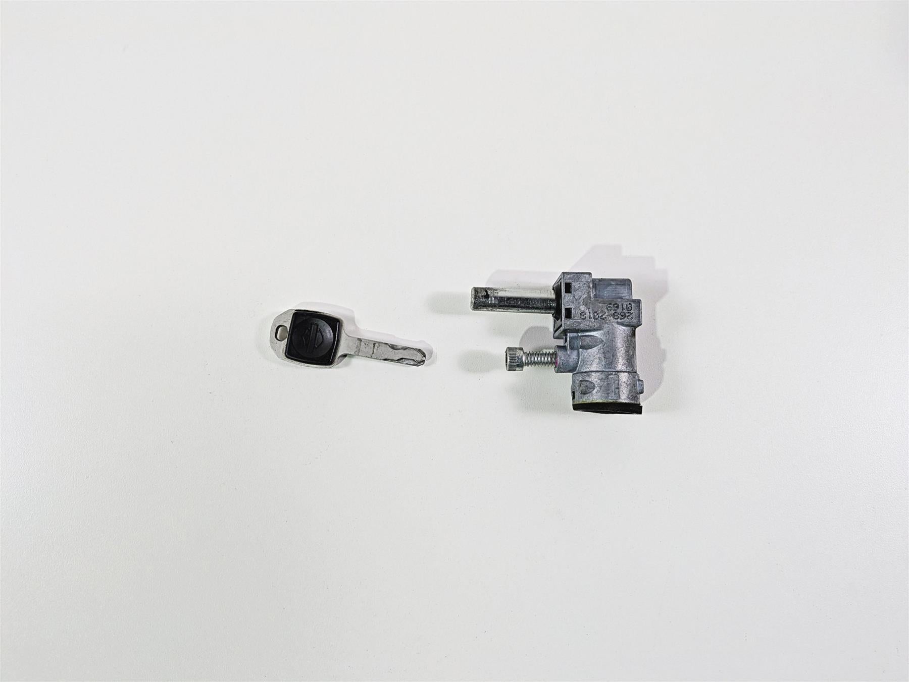 2019 Harley Softail FXDR 114 Steering Fork Lock & Key Set 45600049 {{ shop.shopifyCountryName }} - Mototech271