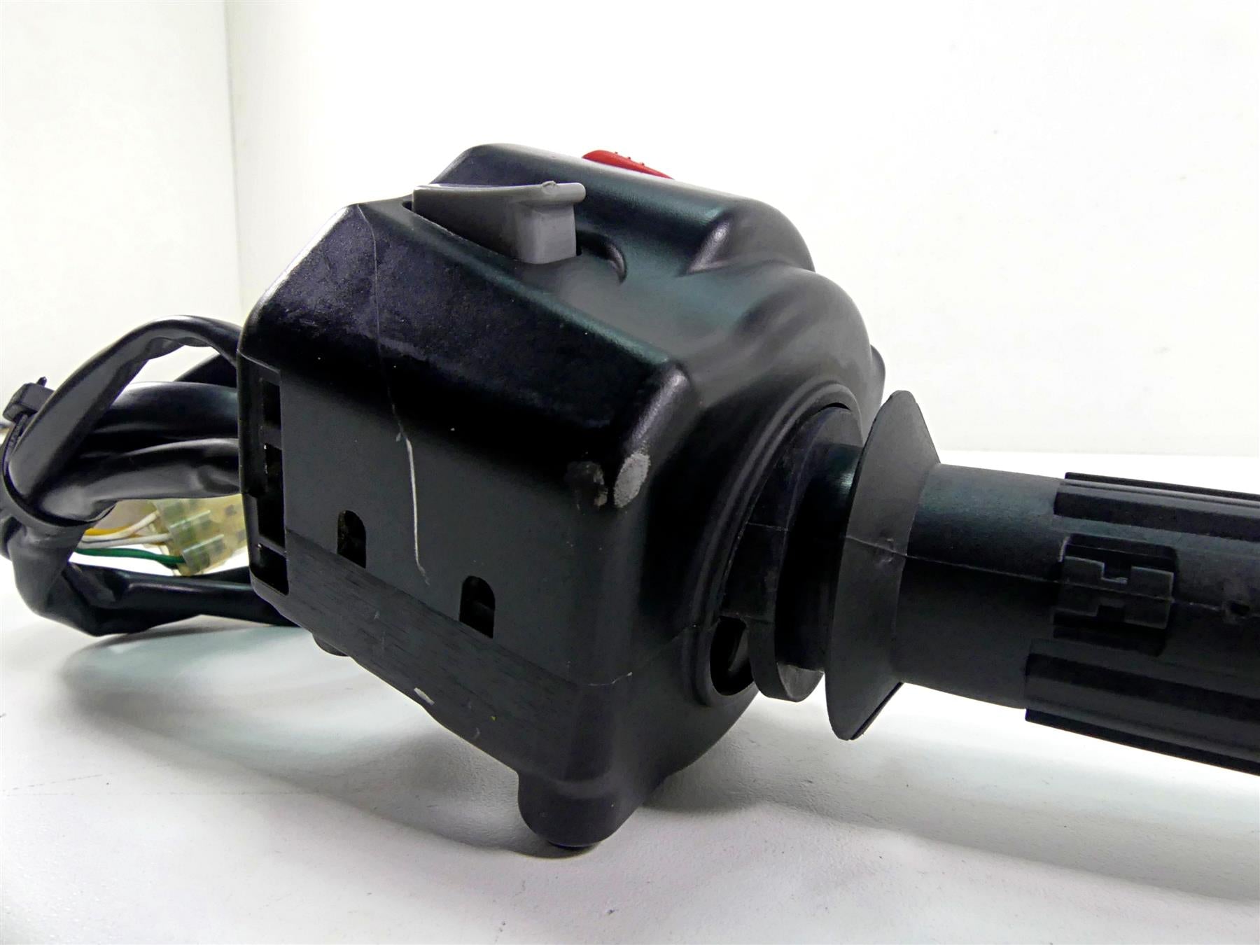 2016 KTM 1290 Super Duke R Right Start Control Switch E-Throttle 76011073100 {{ shop.shopifyCountryName }} - Mototech271