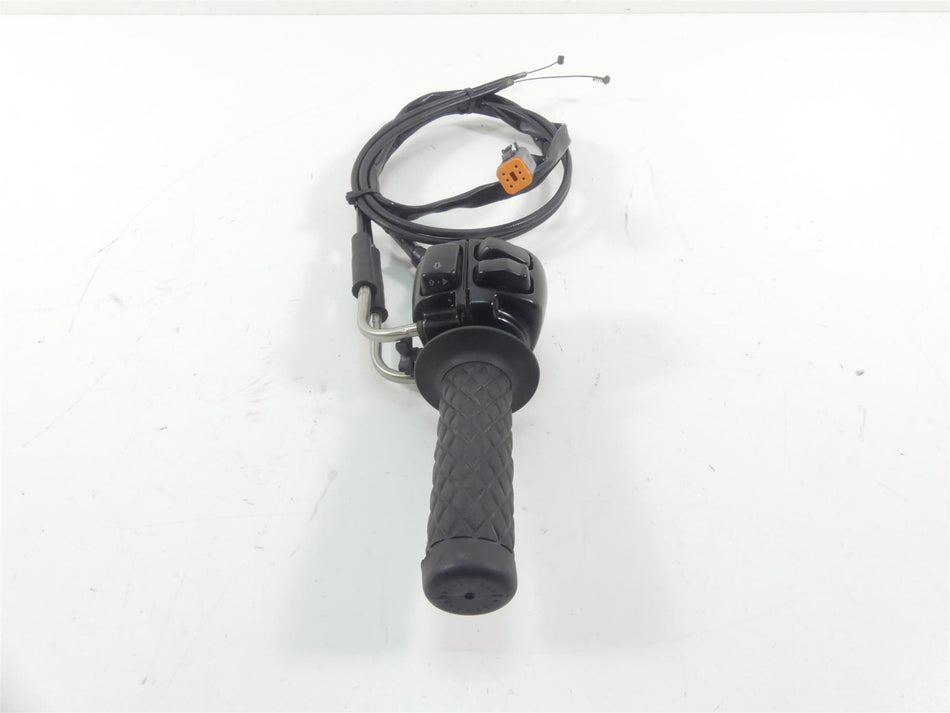 2003 Harley Dyna 100TH FXDL Low Rider Right Hand Control Switch - Read 71589-96B {{ shop.shopifyCountryName }} - Mototech271