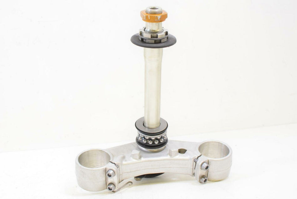 2009 Triumph Daytona 675 Lower Triple Tree Steering Yoke T2044130 {{ shop.shopifyCountryName }} - Mototech271
