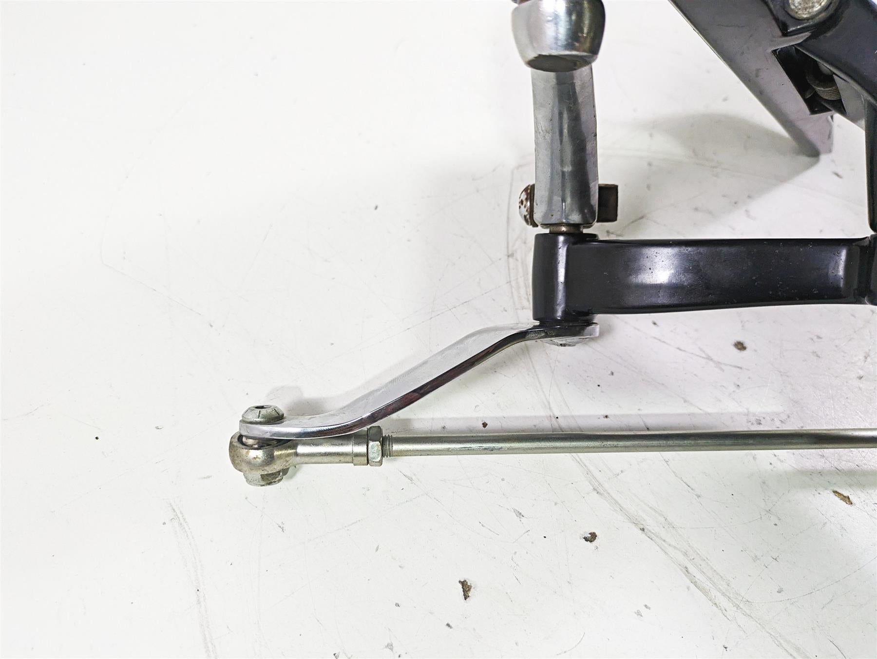 2021 Harley Softail FLSL Slim Left Floorboard & Shifter Pedal 50500738 33895-82E {{ shop.shopifyCountryName }} - Mototech271