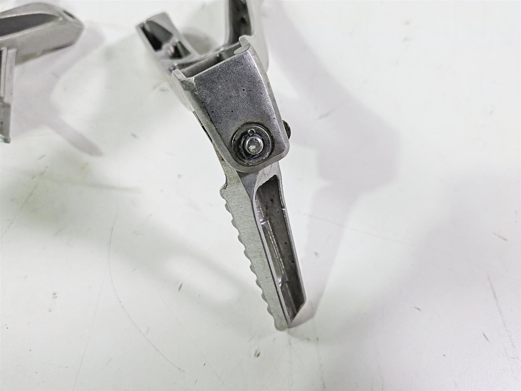 2017 Honda CBR600RR Rear Passenger Footpeg Set 50750-MFJ-D00 50760-MFJ-D00 {{ shop.shopifyCountryName }} - Mototech271