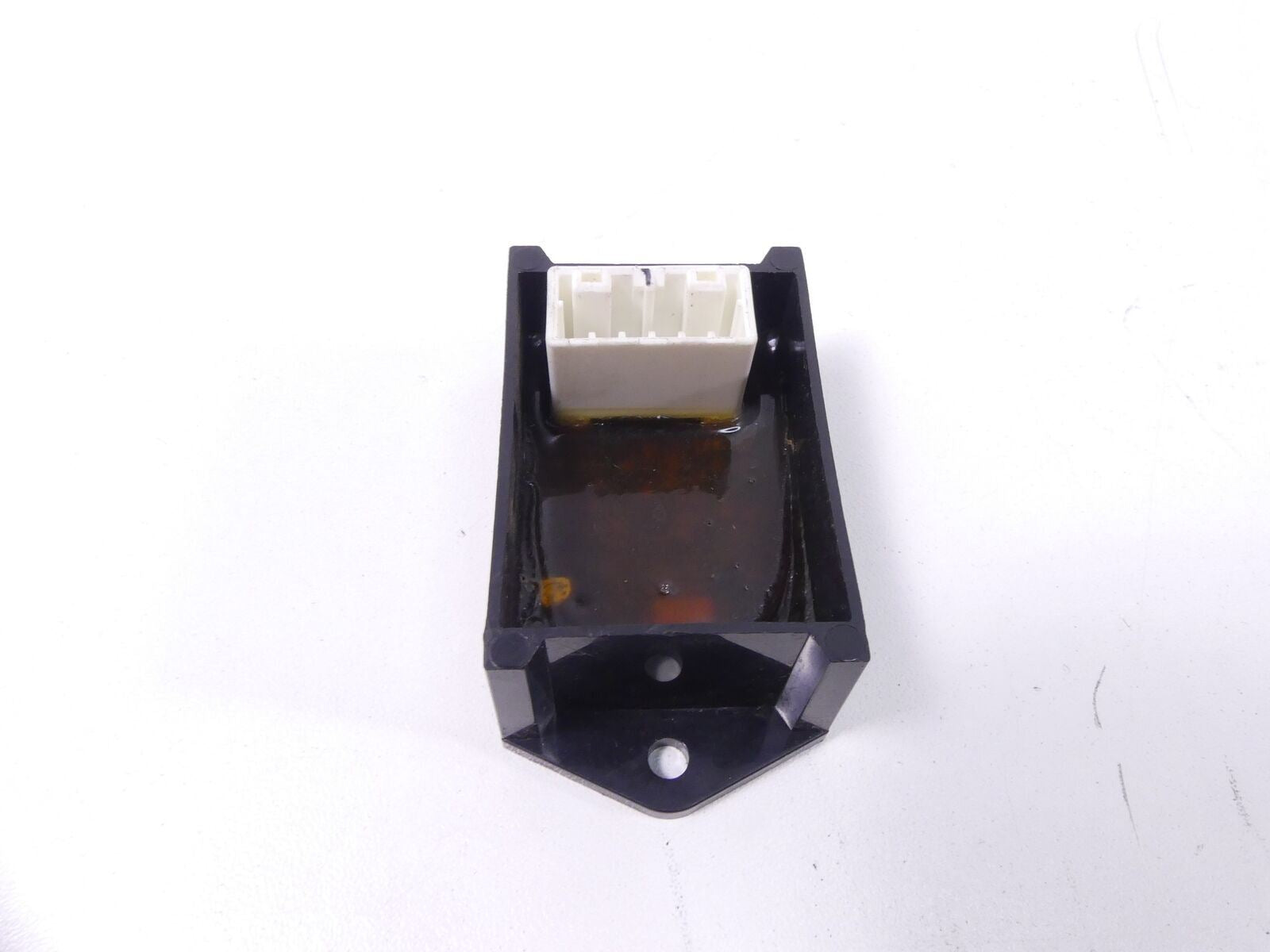 2003 Harley Touring FLHTCI Electra Glide Low Fuel Warning Module 68620-96 {{ shop.shopifyCountryName }} - Mototech271