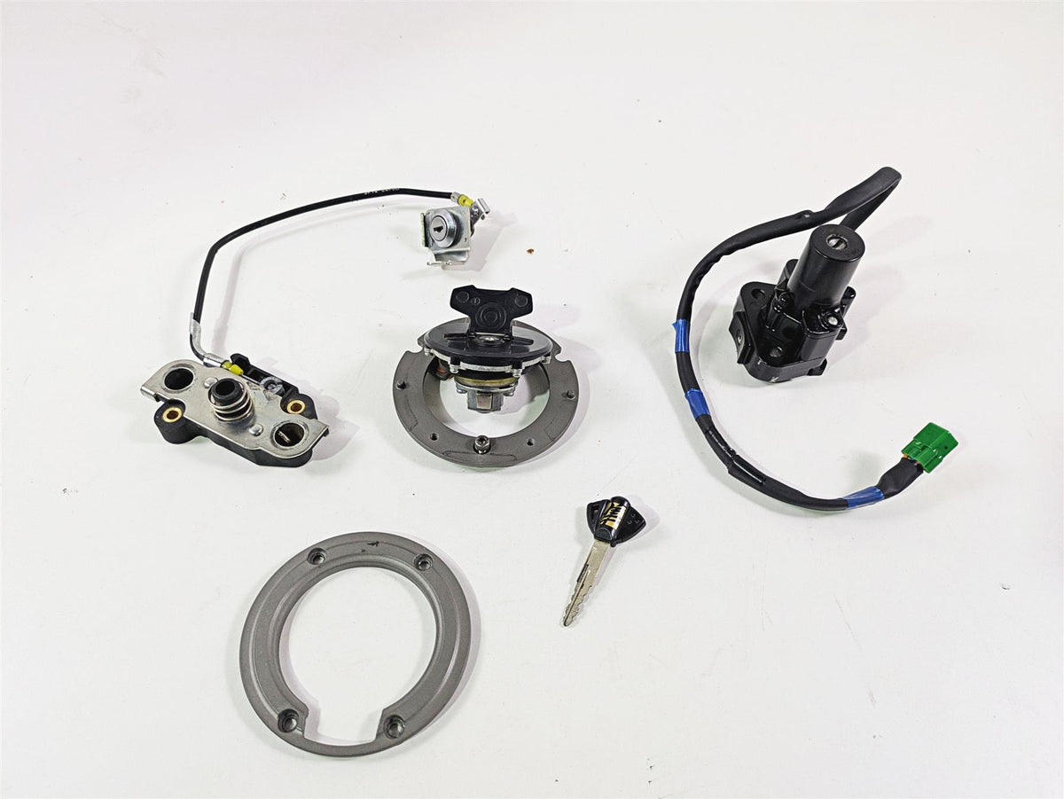 2023 Suzuki GSX1300 RR Hayabusa Ignition Switch Key Lock Set 37104-10820 {{ shop.shopifyCountryName }} - Mototech271