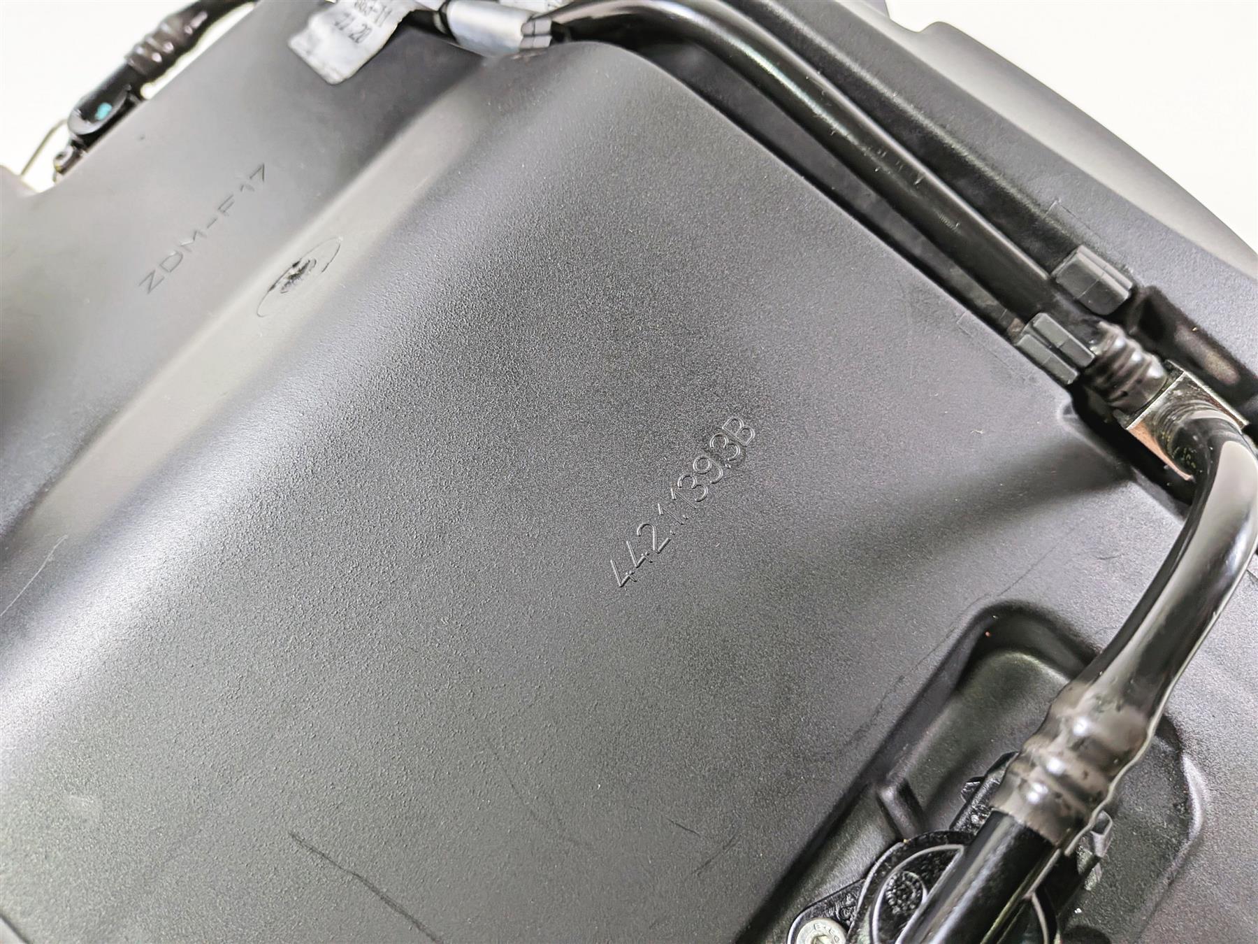 2011 Ducati Streetfighter 1098 S Air Box Breather & Injectors & Ducs 44211393B {{ shop.shopifyCountryName }} - Mototech271