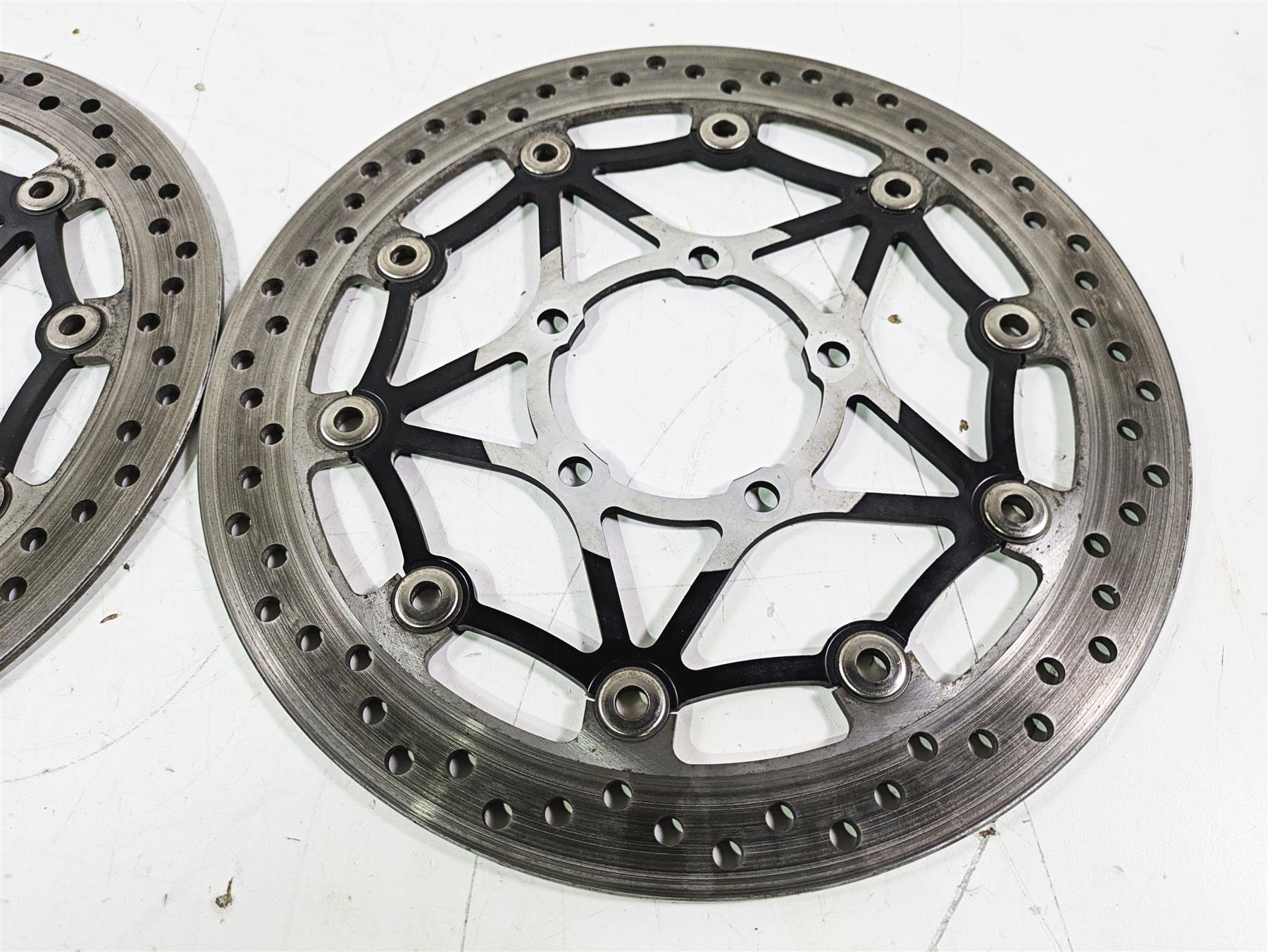 2019 Triumph Speed Triple RS 1050 Front Brake Disc Set 320mm 4.4mm T2022058 {{ shop.shopifyCountryName }} - Mototech271