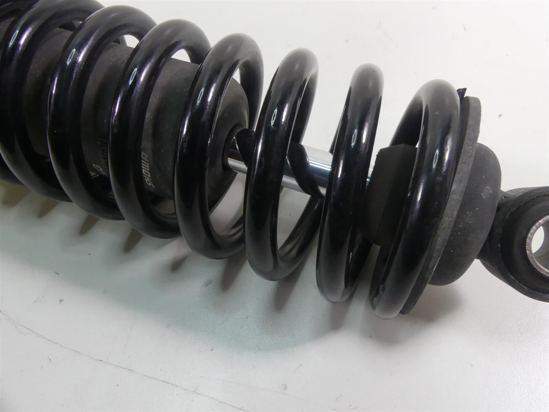 2014 Harley Touring FLHXS Street Glide Sp Showa Rear Shock Set 12" 54674-10 {{ shop.shopifyCountryName }} - Mototech271