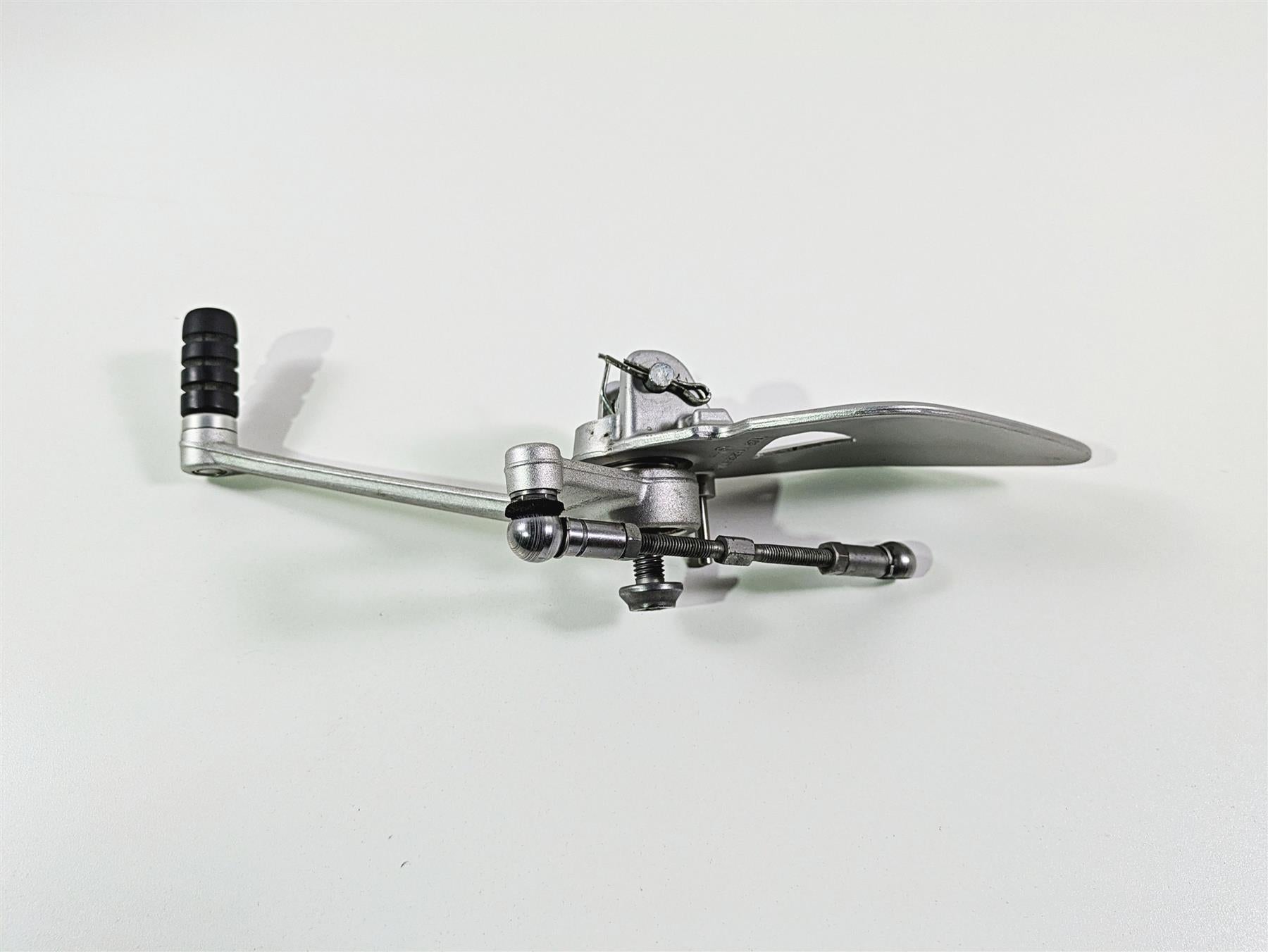 2019 BMW R1250RT K52 Shifter + Footpeg Mount 46718560382 35218534746 {{ shop.shopifyCountryName }} - Mototech271