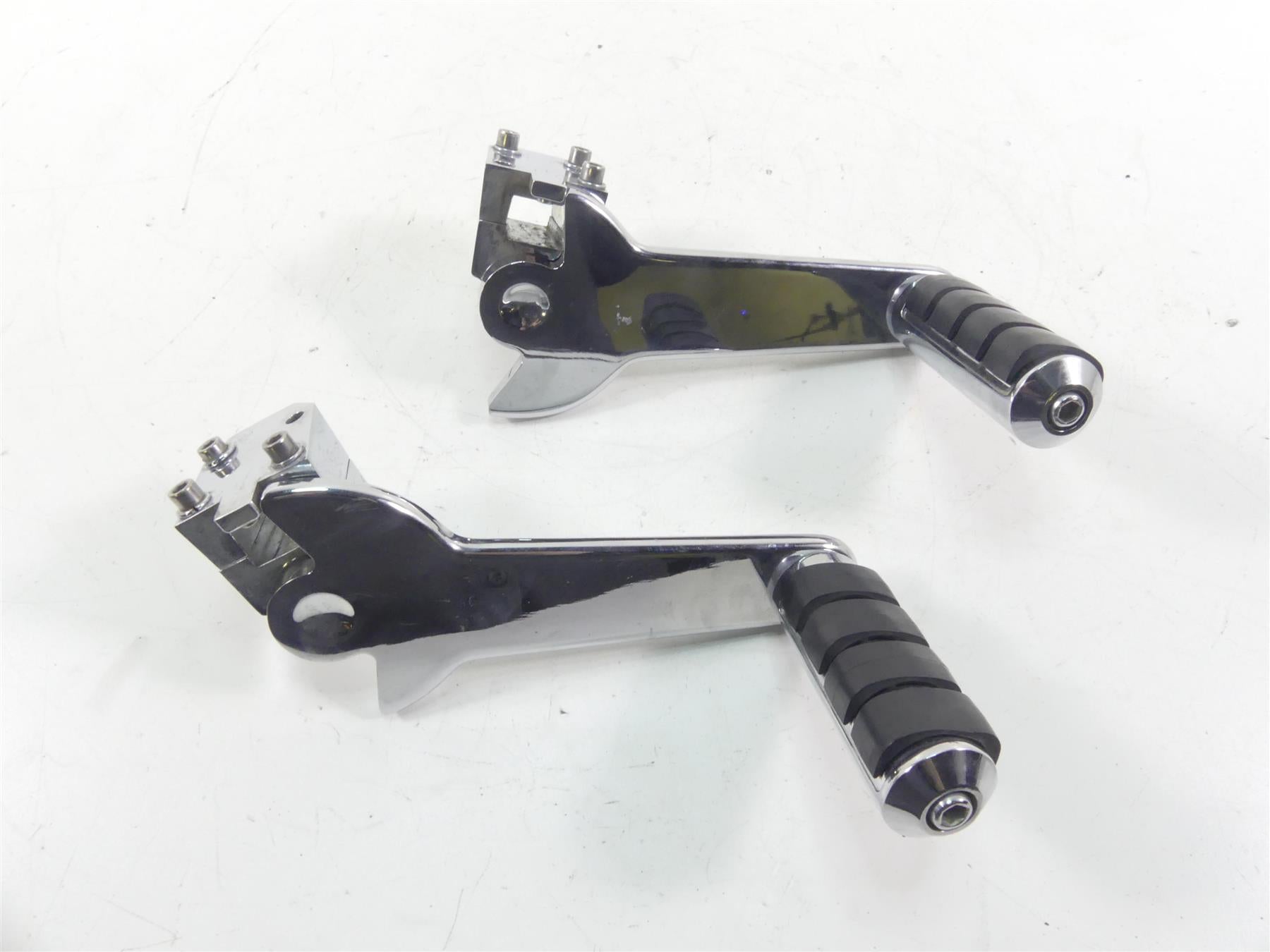 1999 Harley Touring FLHTCUI Electra Glide Kuryakyn Rear Adjustable Pegs Set 7926 {{ shop.shopifyCountryName }} - Mototech271