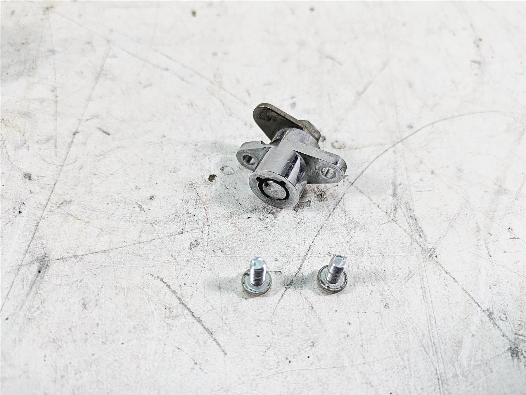 2013 Harley Touring FLHX Street Glide Ignition Switch Lock Set - Vin 71572-06 {{ shop.shopifyCountryName }} - Mototech271