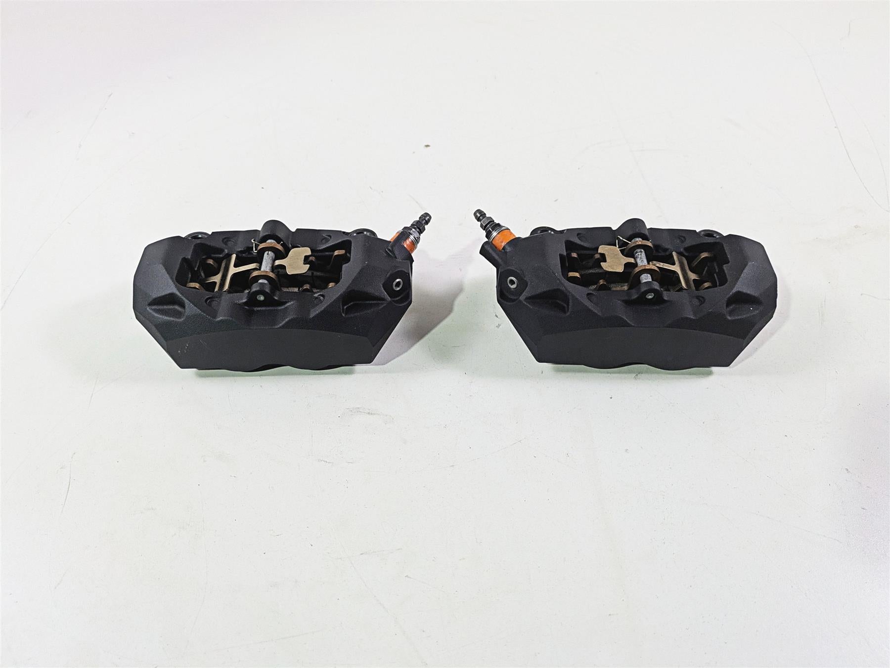 2024 Triumph Street Triple 765 R Front Brembo Brake Caliper Set 100mm T2022510 {{ shop.shopifyCountryName }} - Mototech271