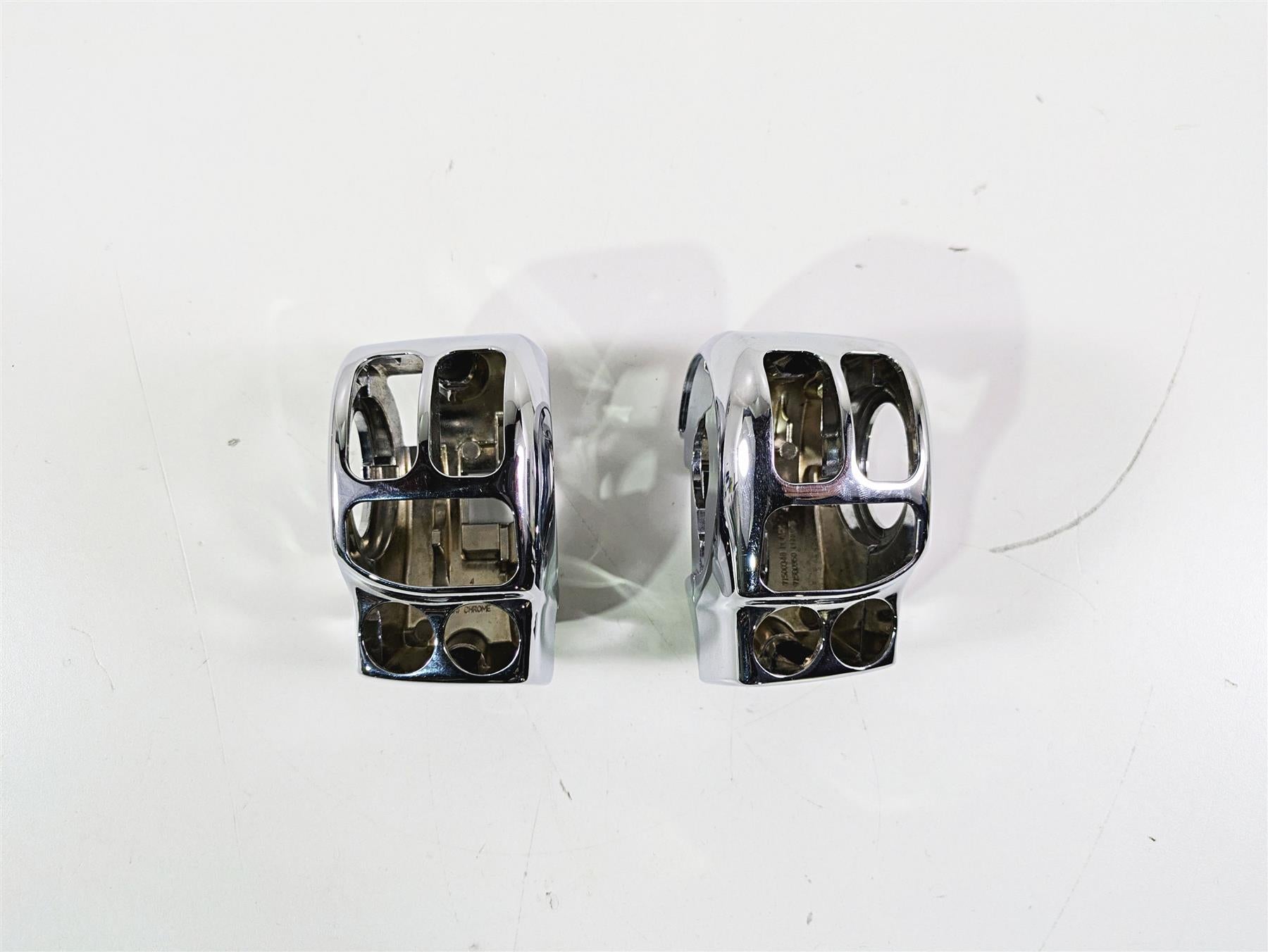 2017 Harley Touring FLHTKSE CVO E-Glide Chrome Control Switch Cover Set 71500341 {{ shop.shopifyCountryName }} - Mototech271