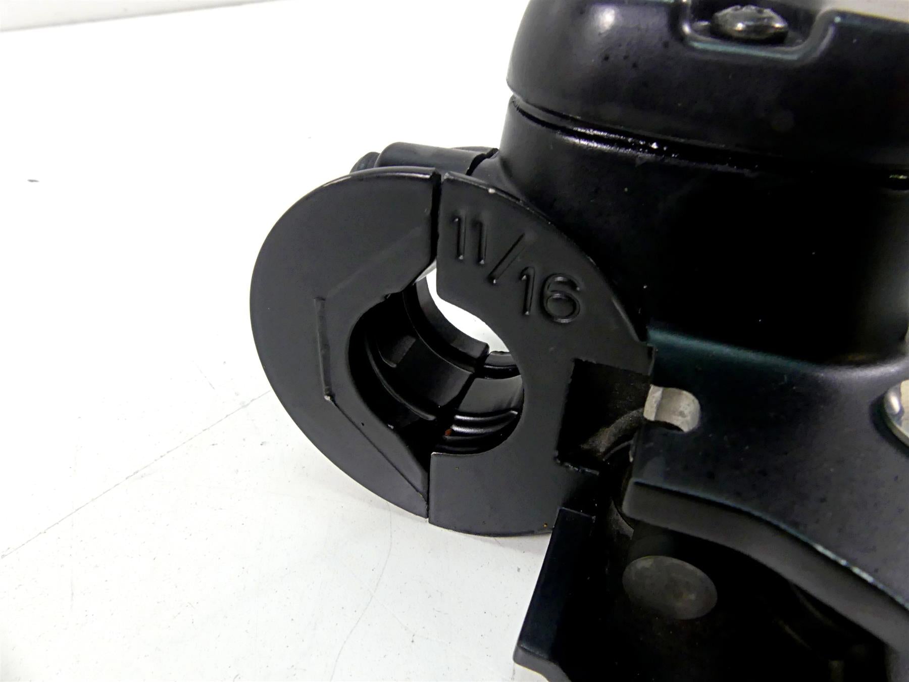 2007 Harley Touring FLHRC Road King Front Brake Master Cylinder 11/16" 46423-05C {{ shop.shopifyCountryName }} - Mototech271