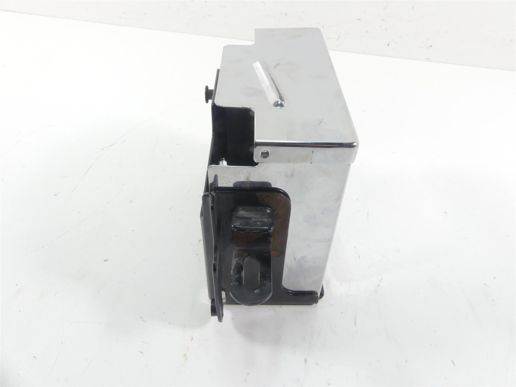 2003 Harley Dyna 100TH FXDL Low Rider Battery Box Stay & Chrome Cover 47132-97B {{ shop.shopifyCountryName }} - Mototech271
