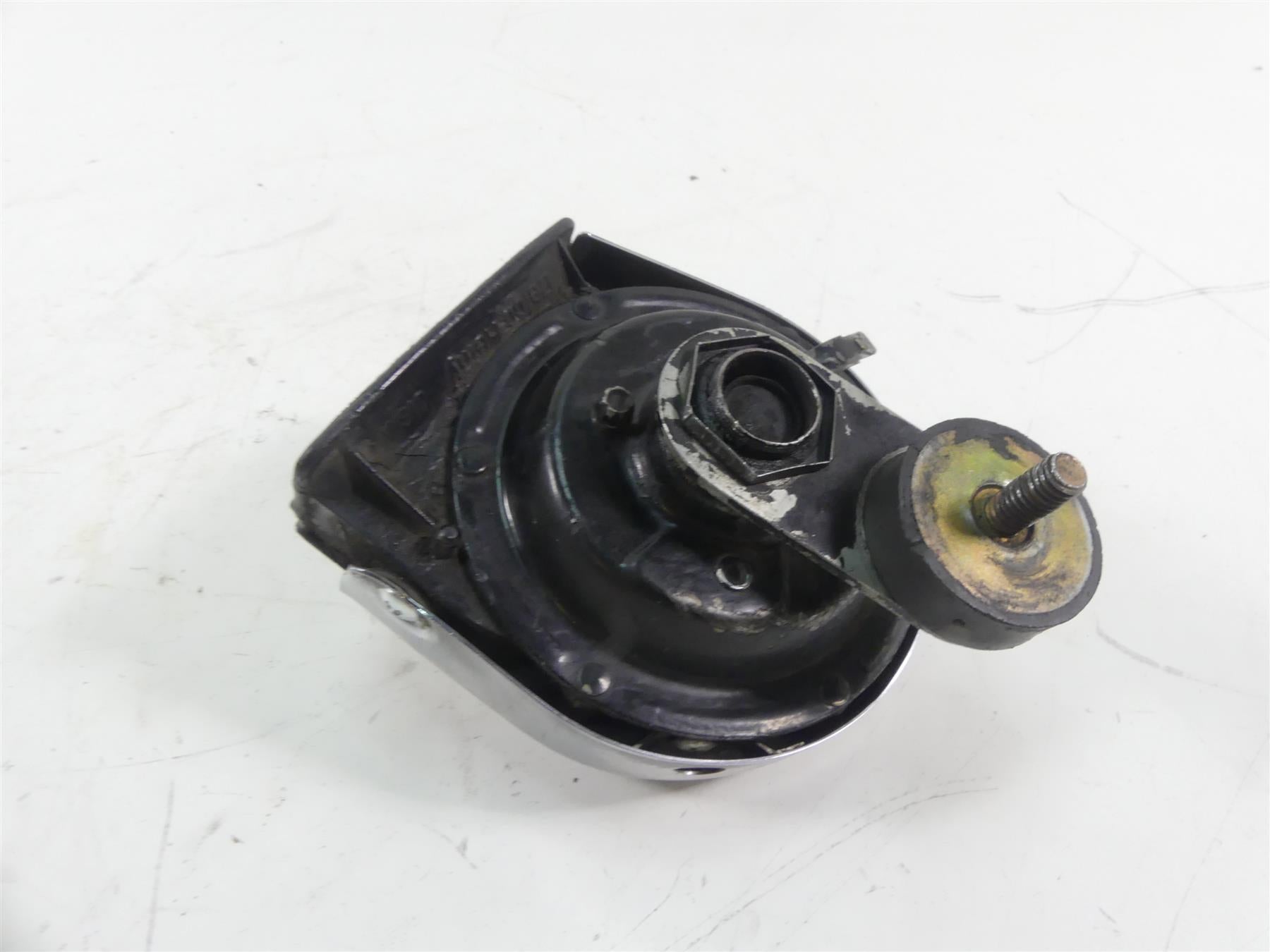 1989 Harley Touring FLTC Tour Glide Horn + Chrome Cover 69017-76 {{ shop.shopifyCountryName }} - Mototech271