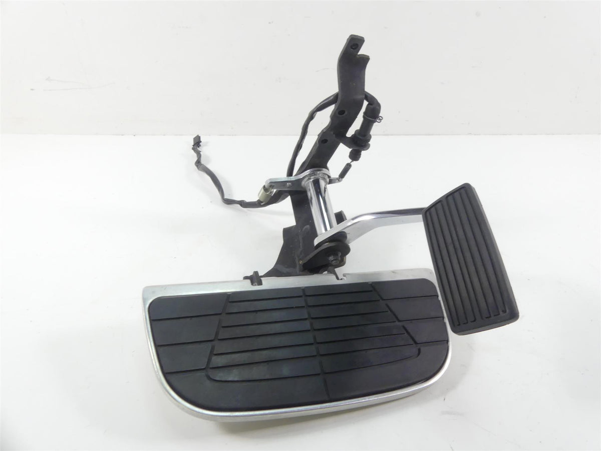 2009 Honda VTX1300 Touring Front Right Floor Board & Brake Pedal 50615-MEA-670 {{ shop.shopifyCountryName }} - Mototech271
