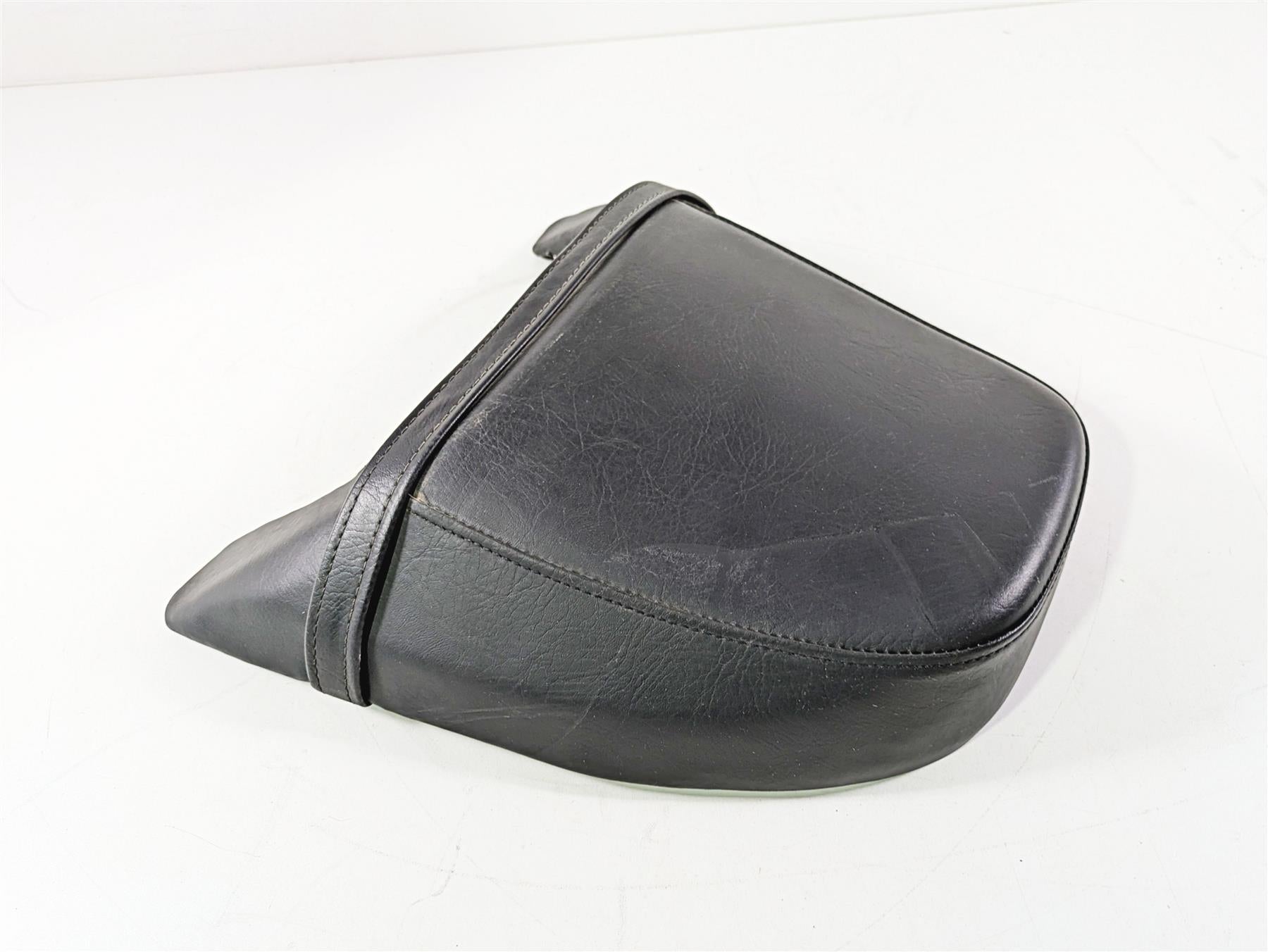 2016 Suzuki M109R VZR1800 Boulevard Rear Seat Saddle - Read 281322 45300-48G00 {{ shop.shopifyCountryName }} - Mototech271