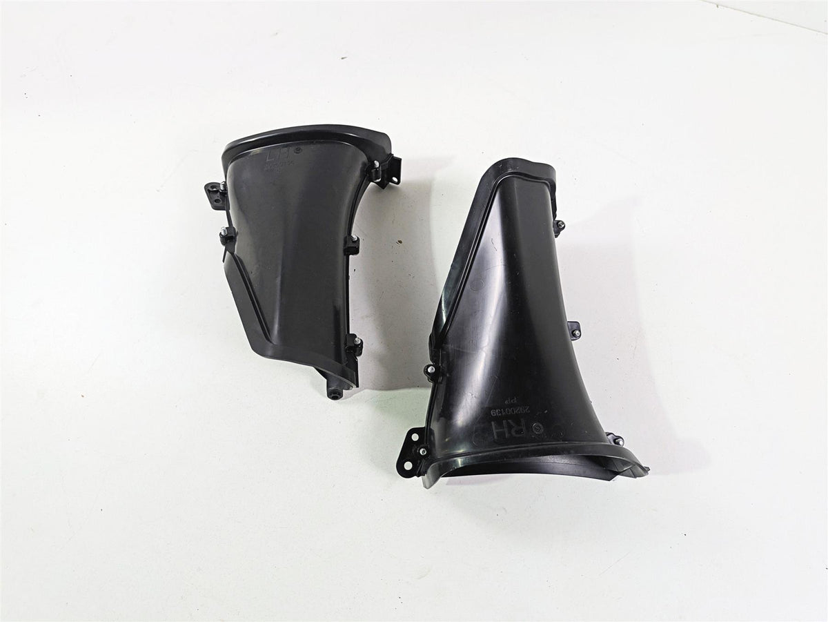 2021 Harley Touring FLTRX Road Glide Front Air Inlet Duct Set 29200136 29200138 {{ shop.shopifyCountryName }} - Mototech271
