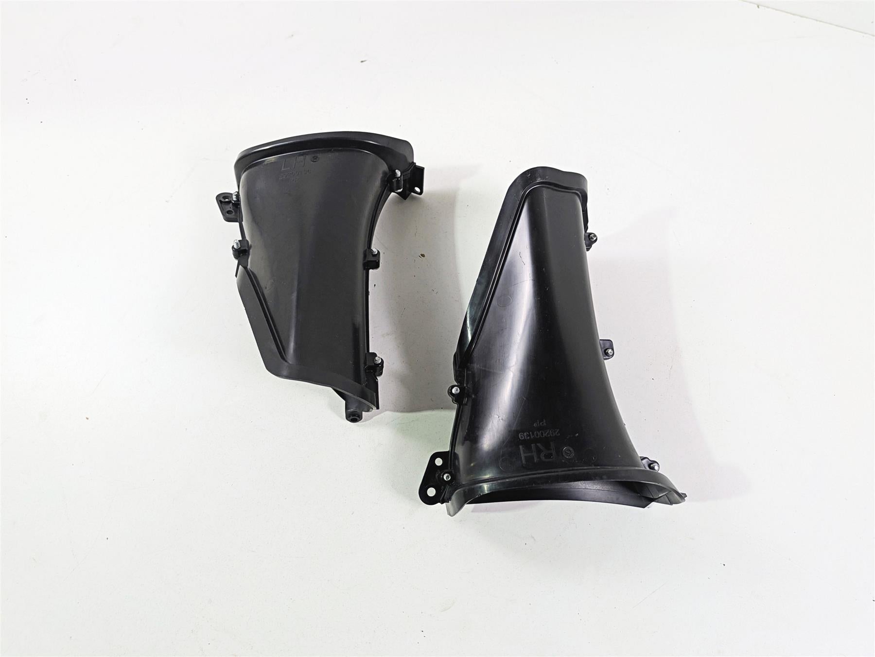 2021 Harley Touring FLTRX Road Glide Front Air Inlet Duct Set 29200136 29200138 {{ shop.shopifyCountryName }} - Mototech271