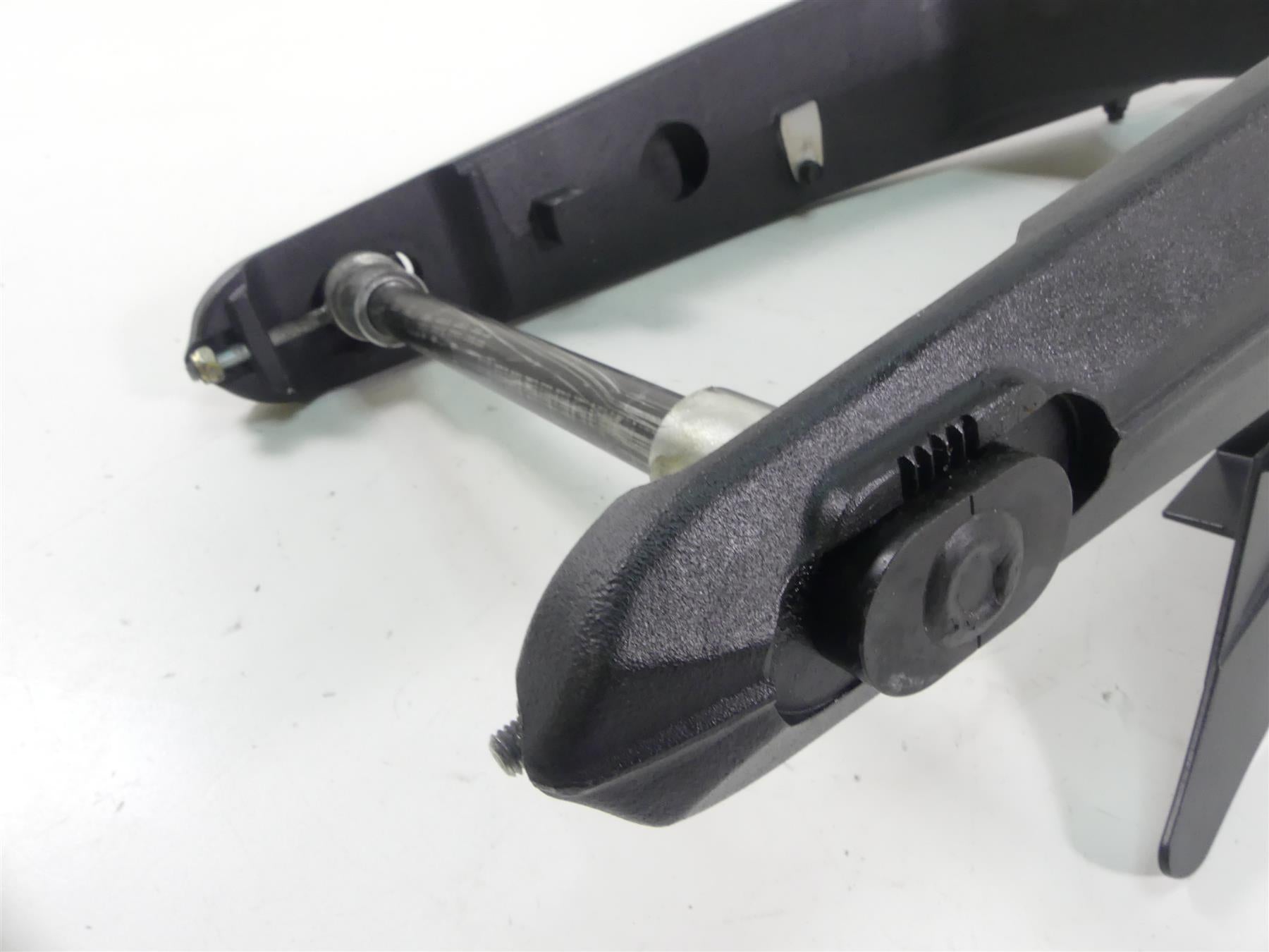 2016 Indian Chief Dark Horse Rear Swingarm Swing Arm Suspension + Axle 5139825 {{ shop.shopifyCountryName }} - Mototech271