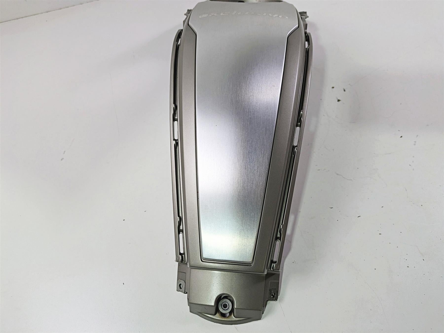2014 BMW K1600 GTL K48 Fuel Tank Center Fairing Cover Cowl 46638536859 {{ shop.shopifyCountryName }} - Mototech271