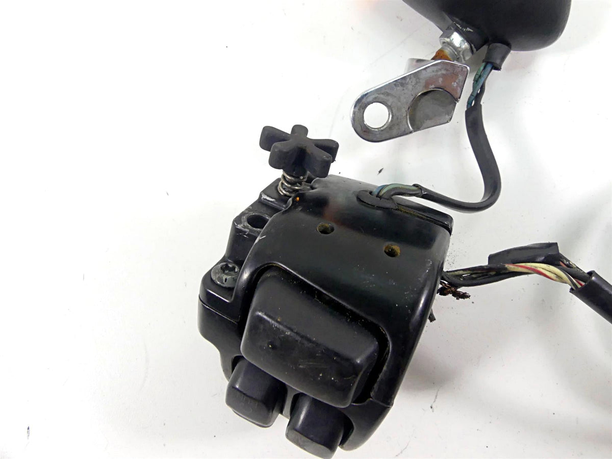 2011 Harley Softail FXS Blackline Right Control Switch + Blinker - Read 72952-11 {{ shop.shopifyCountryName }} - Mototech271
