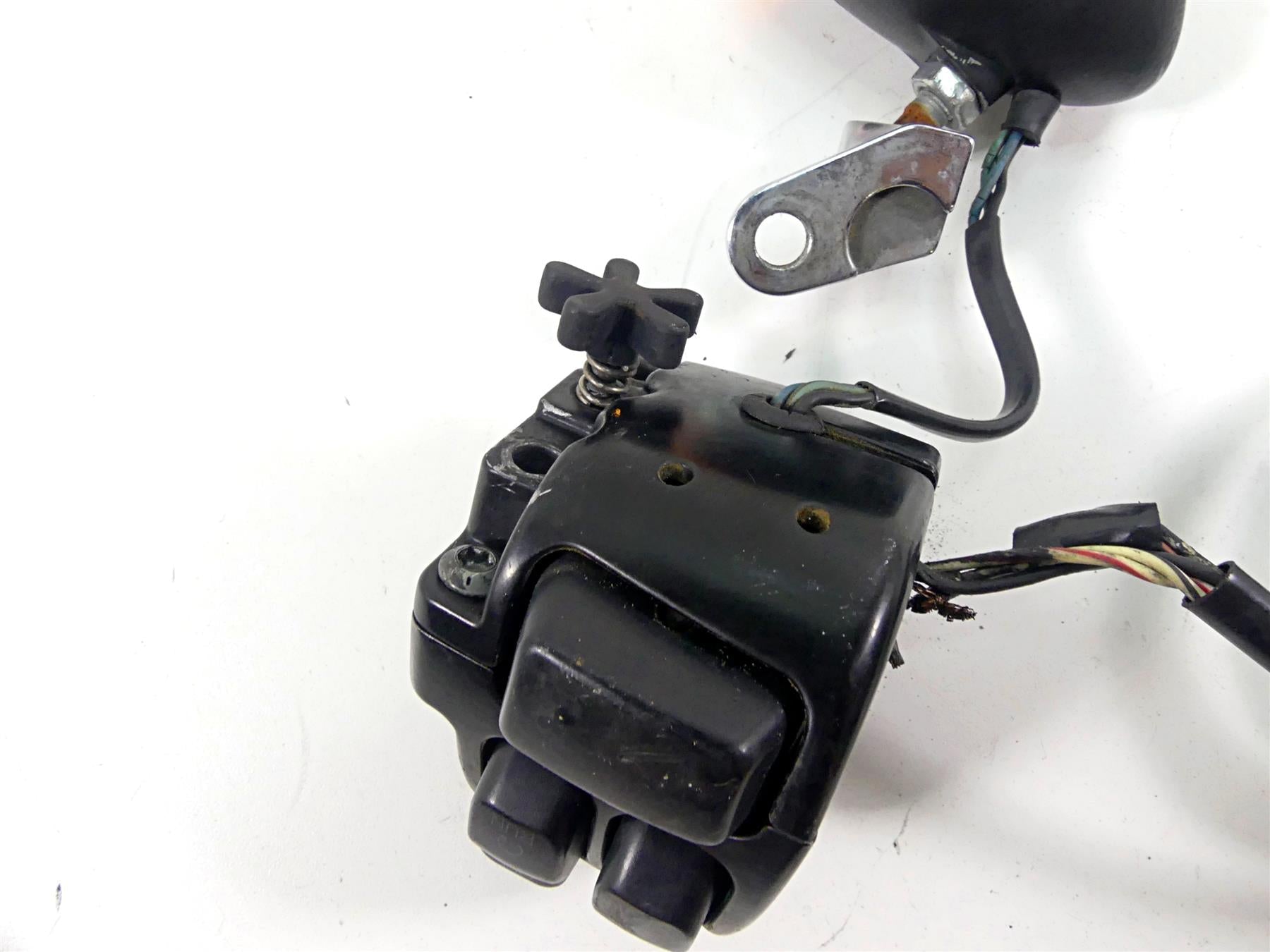 2011 Harley Softail FXS Blackline Right Control Switch + Blinker - Read 72952-11 {{ shop.shopifyCountryName }} - Mototech271