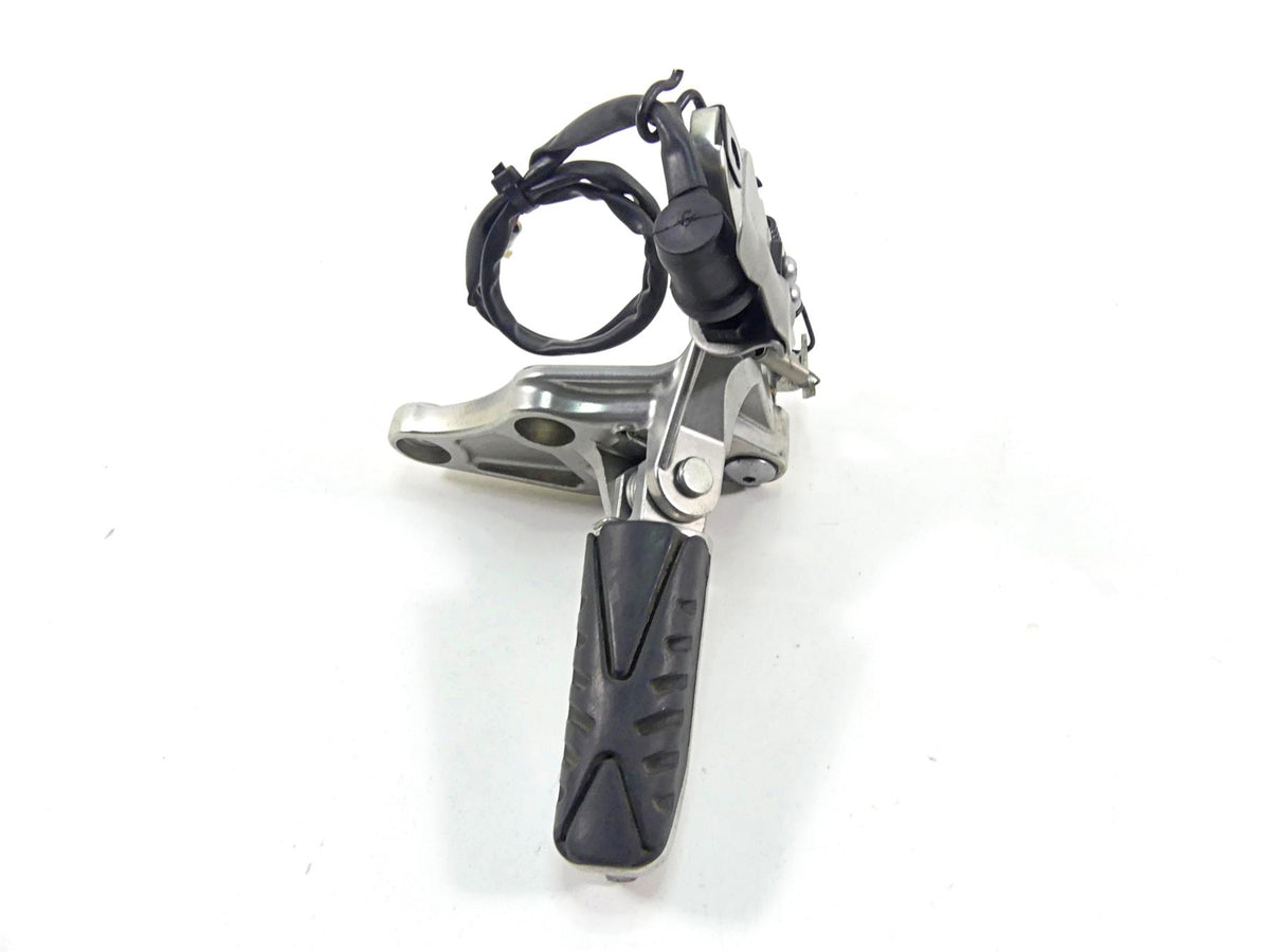 2012 Yamaha VMX17 VMAX 1700 Right Footpeg Foot Peg Res 2S3-27443-00-00 {{ shop.shopifyCountryName }} - Mototech271