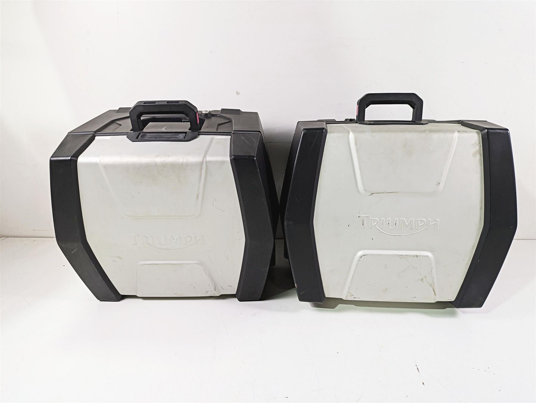 2013 Triumph Tiger 1215 Explorer Saddle Bag Pannier Saddlebag Set T9500758 {{ shop.shopifyCountryName }} - Mototech271