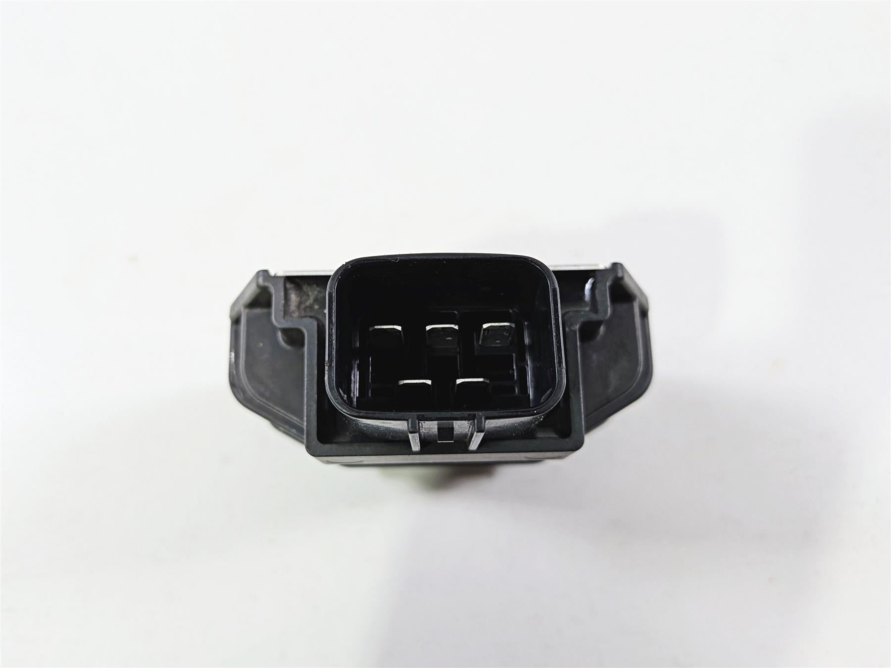 2016 Yamaha YZF R1 RN32 Rectifier Voltage Regulator 2CR-81960-00-00 FH022BA {{ shop.shopifyCountryName }} - Mototech271