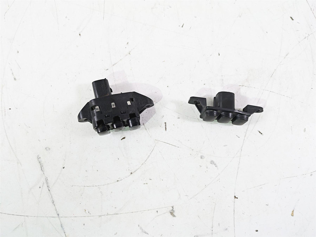 2015 Harley Touring FLHTKL E -Glide Low Auxiliary Switch Button Set 69200172 {{ shop.shopifyCountryName }} - Mototech271