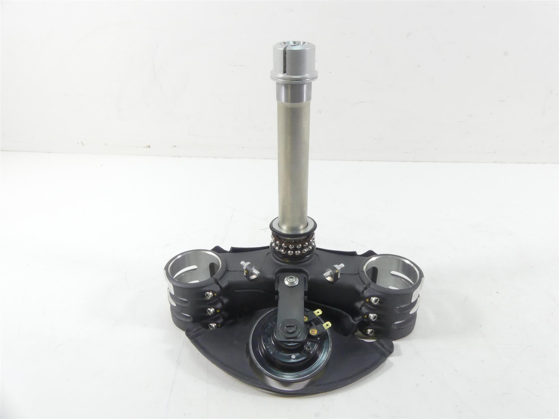 2020 Ducati Panigale V2 Lower Triple Tree Steering Clamp 58mm 342P0691AA {{ shop.shopifyCountryName }} - Mototech271