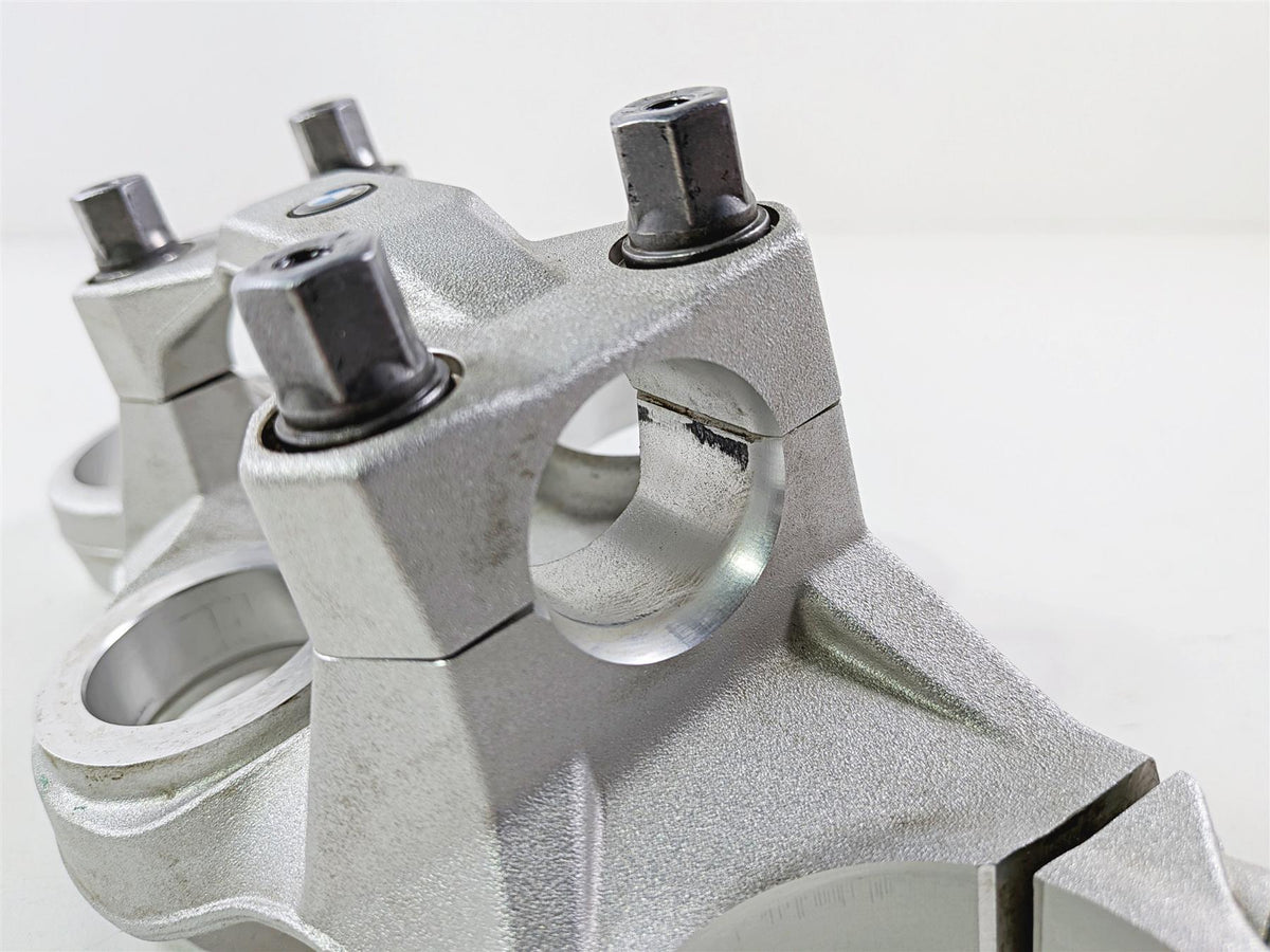 2023 BMW F850GS K81 Upper Triple Tree & Top Clamp 9445230 31428565016 {{ shop.shopifyCountryName }} - Mototech271