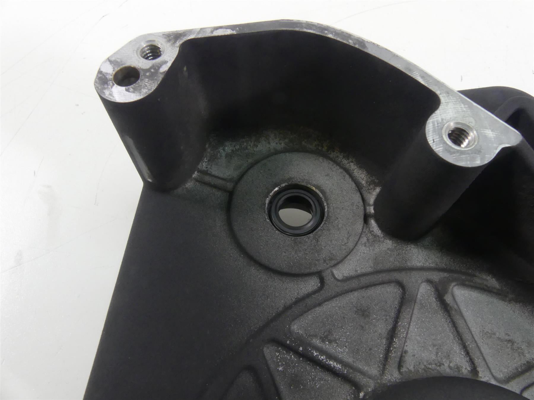 2005 Harley Dyna FXDLI Low Rider Inner Primary Drive Clutch Cover 60681-01 {{ shop.shopifyCountryName }} - Mototech271