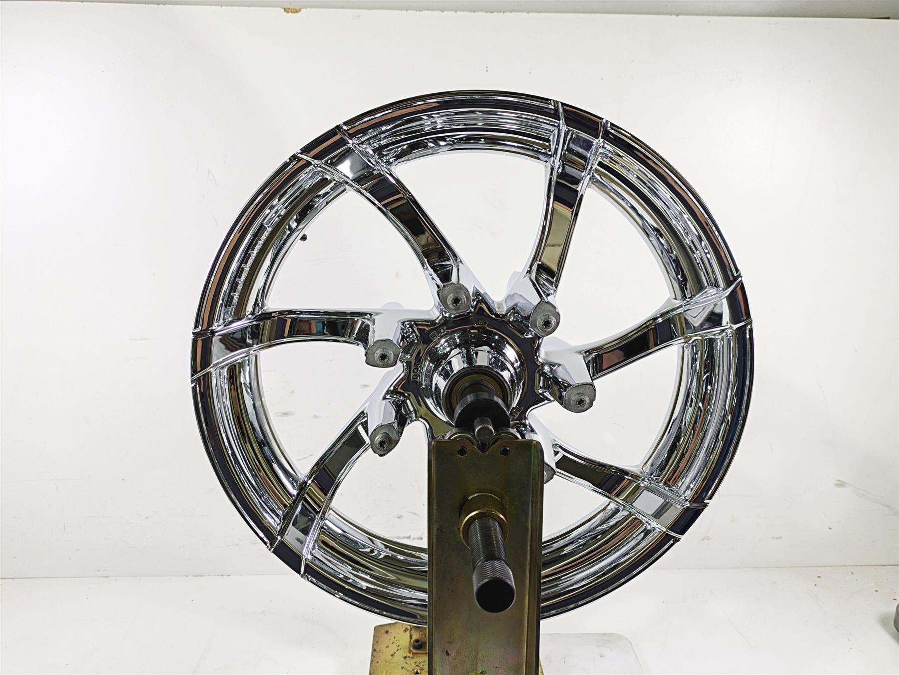 2011 Harley Touring CVO E-Glide Front Rear Agitator Chrome Wheel Set 47957-10 {{ shop.shopifyCountryName }} - Mototech271