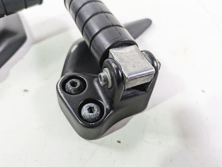 2007 Yamaha XVS1300 V-Star Tour Rear Passenger Footpeg Set 3D8-27430-00-00 {{ shop.shopifyCountryName }} - Mototech271