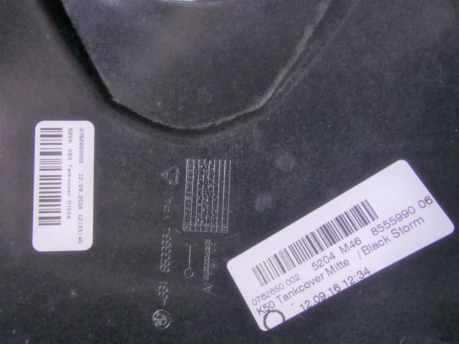 2017 BMW R1200GS GSW K50 Center Fuel Tank Cover Cowl Fairing 8555990 46618533664 {{ shop.shopifyCountryName }} - Mototech271