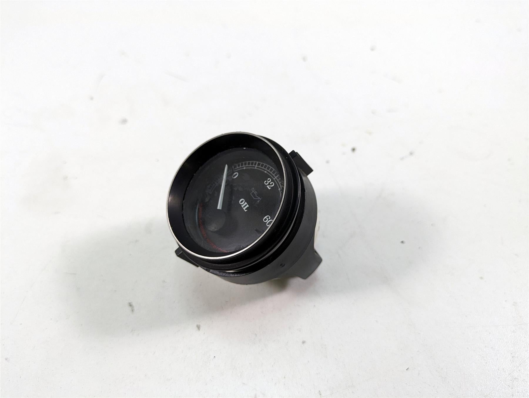 2006 Harley Touring FLHTCUI Electra Glide Oil Pressure Gauge 75032-99B {{ shop.shopifyCountryName }} - Mototech271
