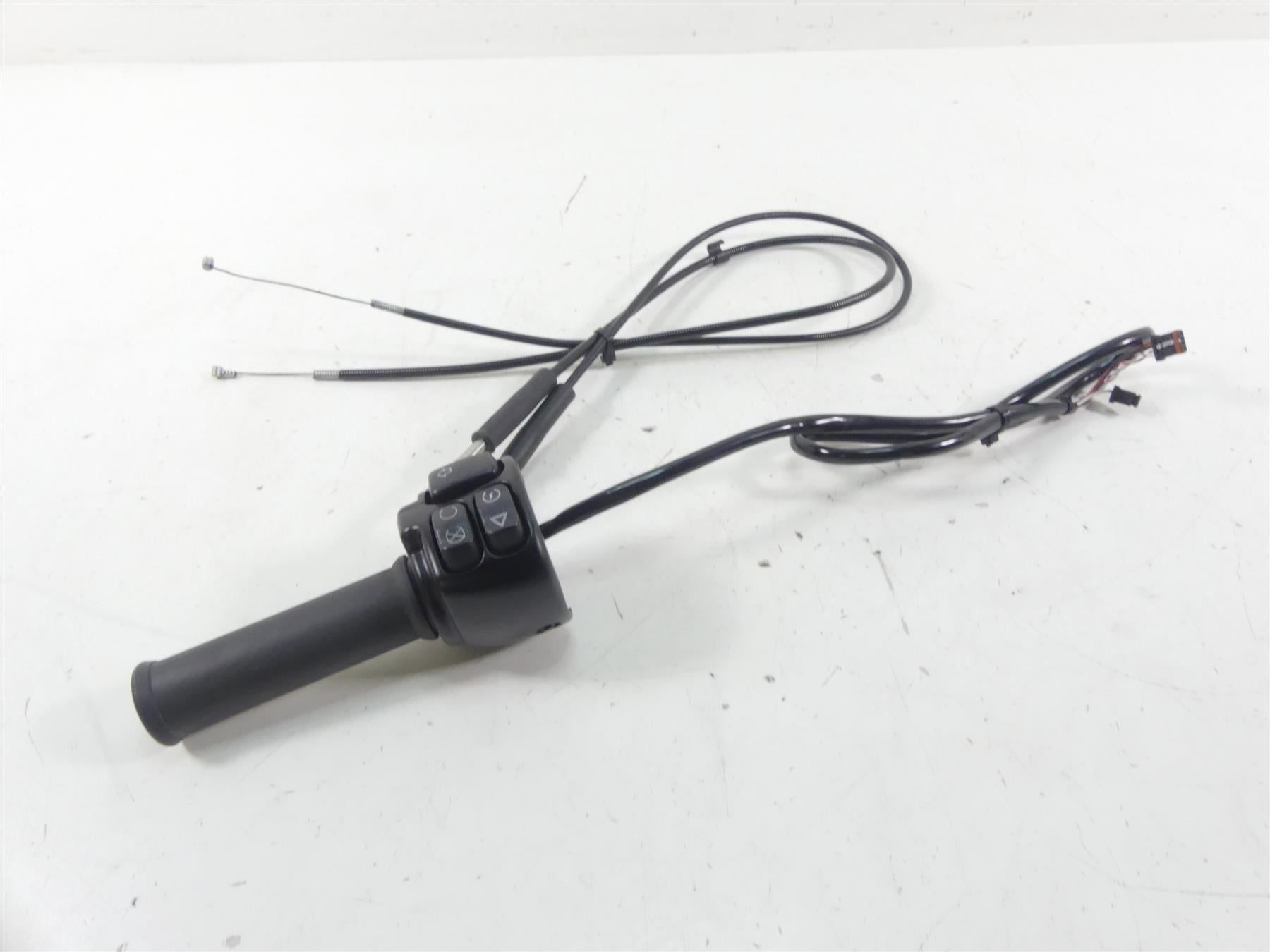 2020 Harley XL1200 CX Sportster Roadster Right Hand Control Switch 71500297 {{ shop.shopifyCountryName }} - Mototech271