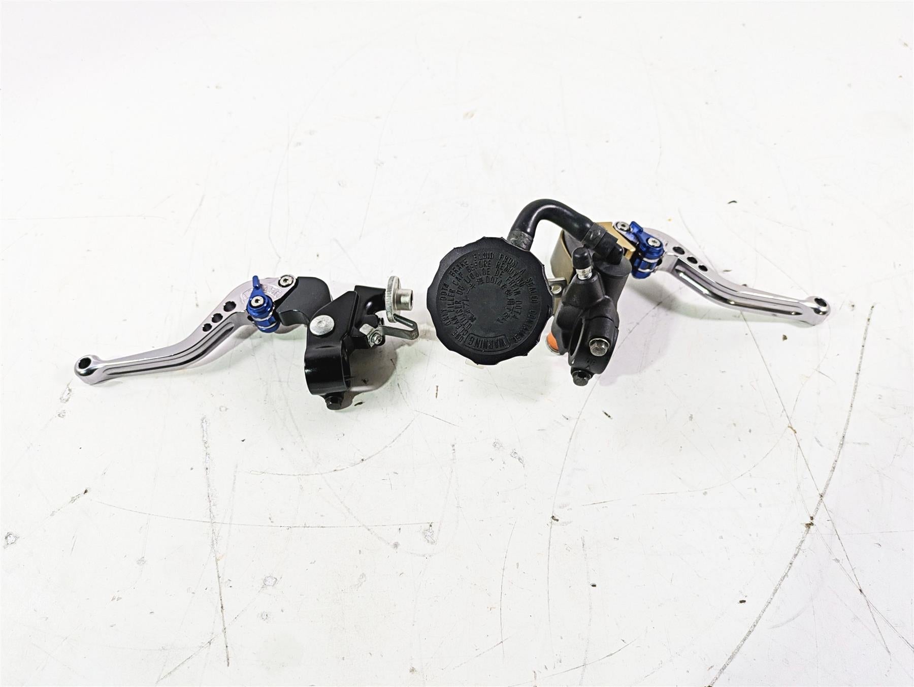 2016 Suzuki GSXR1000 Front Radial Brake Master Cylinder Nissin 11/16 59600-47H00 {{ shop.shopifyCountryName }} - Mototech271