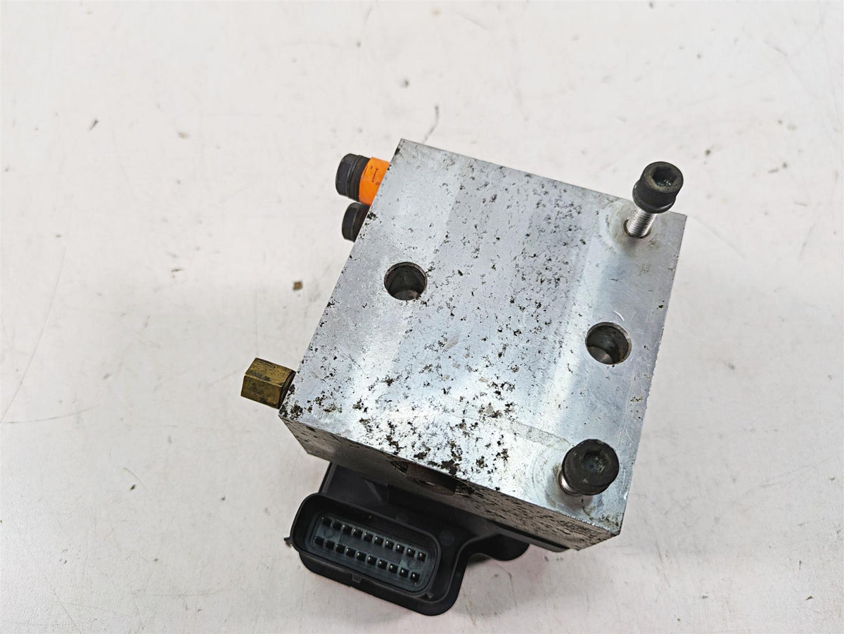 2010 Harley Touring FLHTCU Electra Glide Abs Brake Pump Module 40601-08A {{ shop.shopifyCountryName }} - Mototech271