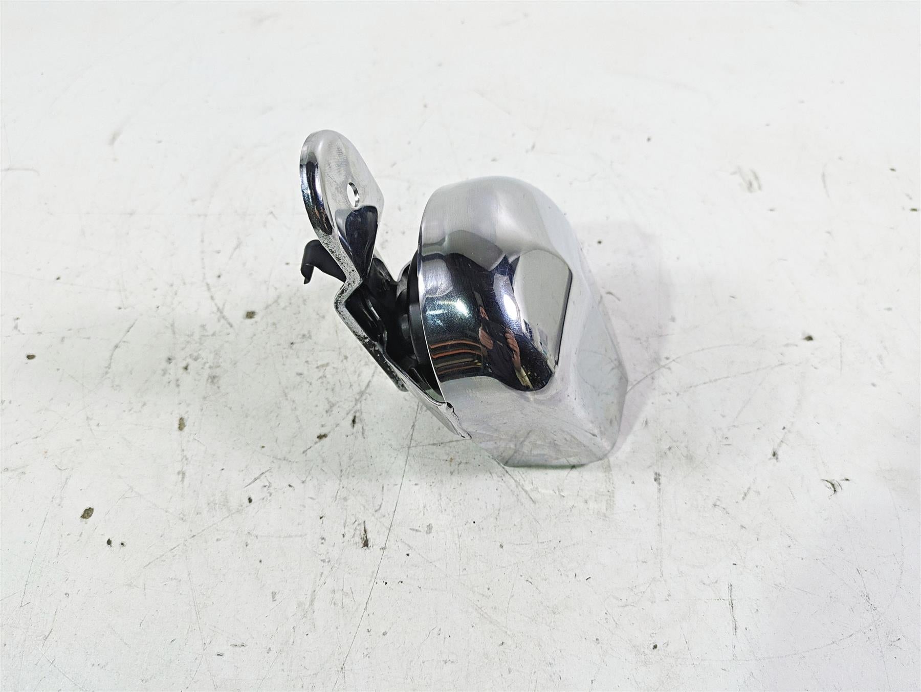 2005 Harley Softail FLSTFSE CVO Fat Boy Horn & Cover 61300478A 69060-90H {{ shop.shopifyCountryName }} - Mototech271