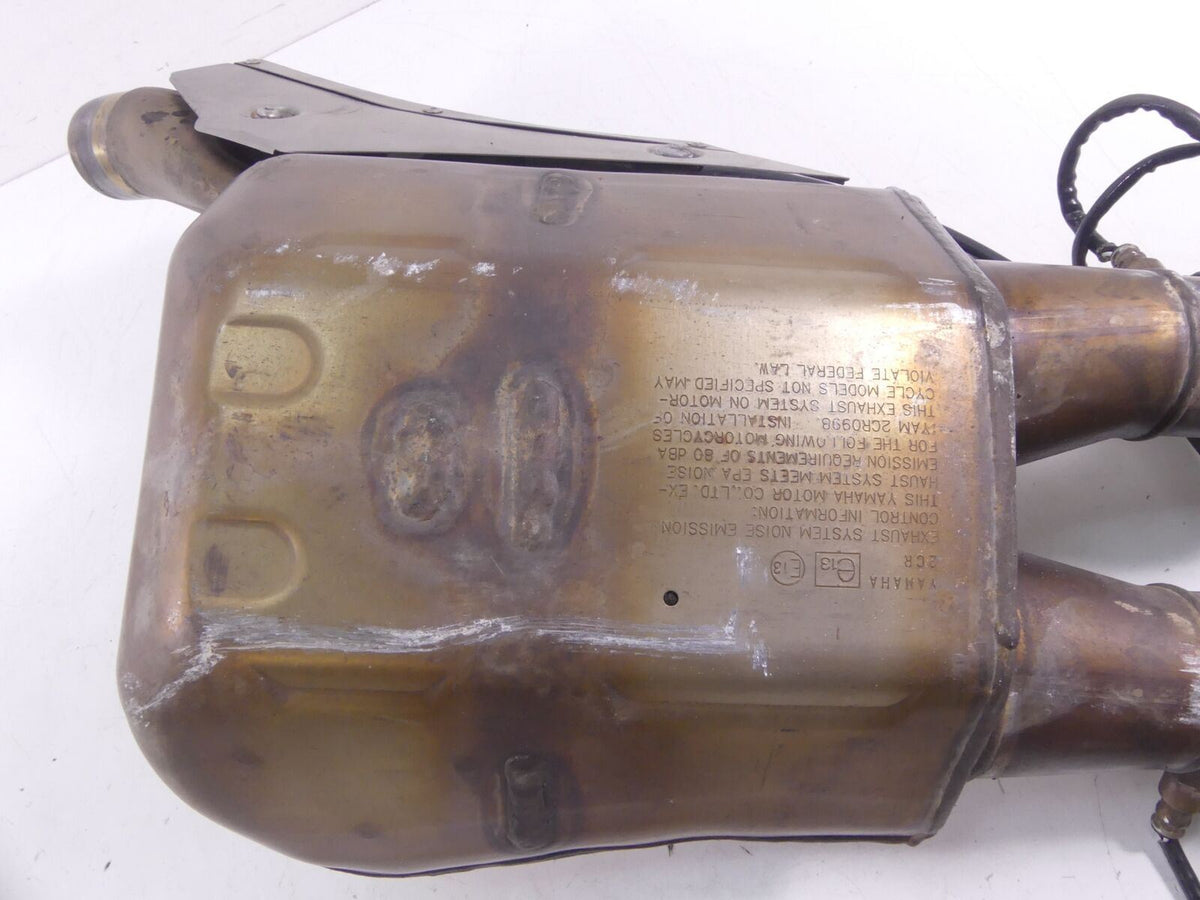 2015 Yamaha YZF-R1M Exhaust Pipe Mid Chamber & Servo Motor 2CR-14730-00-00 {{ shop.shopifyCountryName }} - Mototech271
