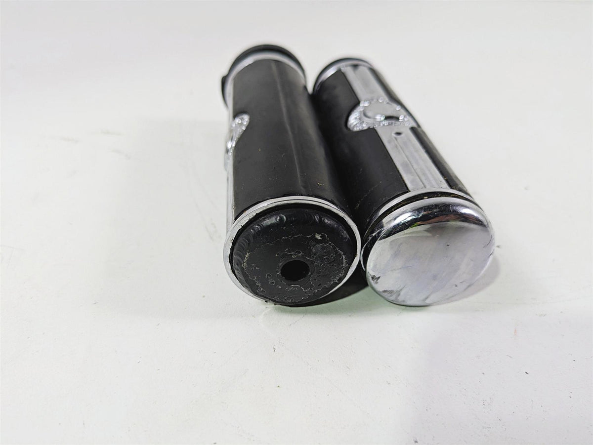 2016 Harley Touring FLHR Road King Willie G Skull Hand Grips - Read 56741-04 {{ shop.shopifyCountryName }} - Mototech271