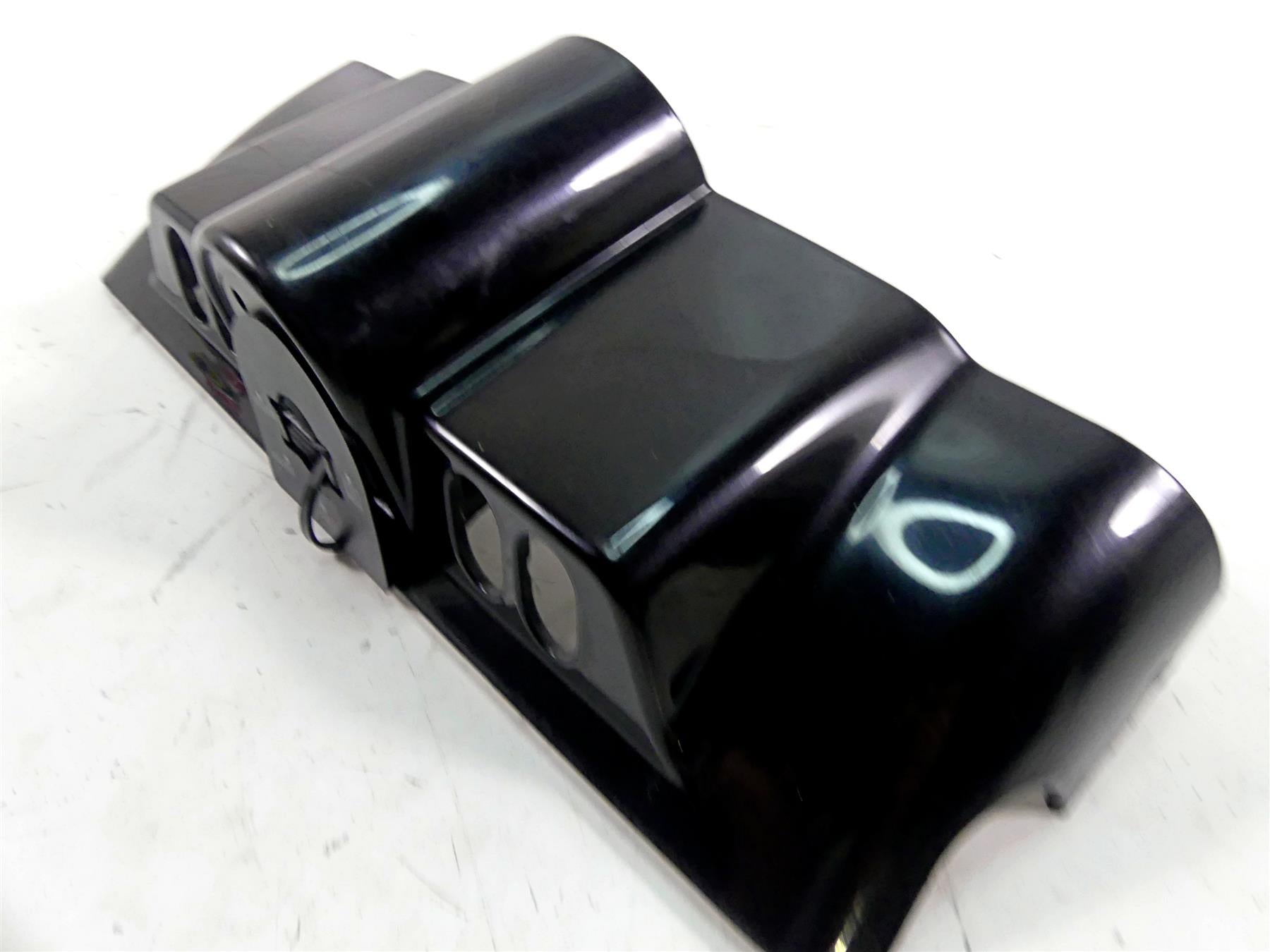 2006 Harley Touring FLHTCU SE E-Glide Ignition Switch Cover Fairing 58545-06 {{ shop.shopifyCountryName }} - Mototech271