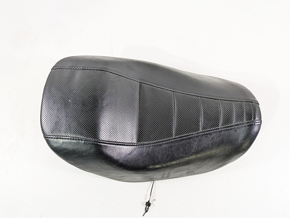 2006 Harley VRSCR Street V-Rod Front Rider Seat Saddle 52415-06 {{ shop.shopifyCountryName }} - Mototech271
