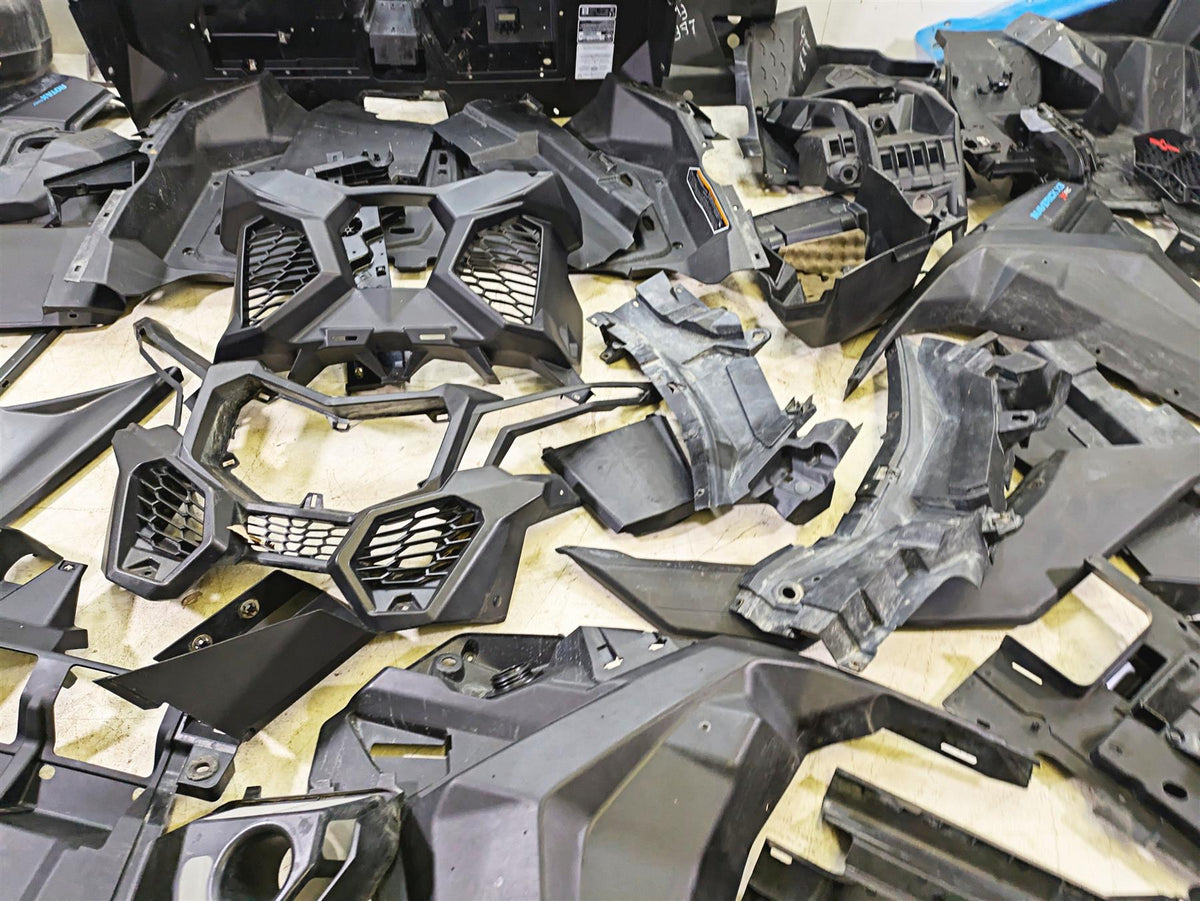 2018 Can Am Maverick X3 XRC Turbo R Plastic Fairing Panels Alu Top 715002900 {{ shop.shopifyCountryName }} - Mototech271